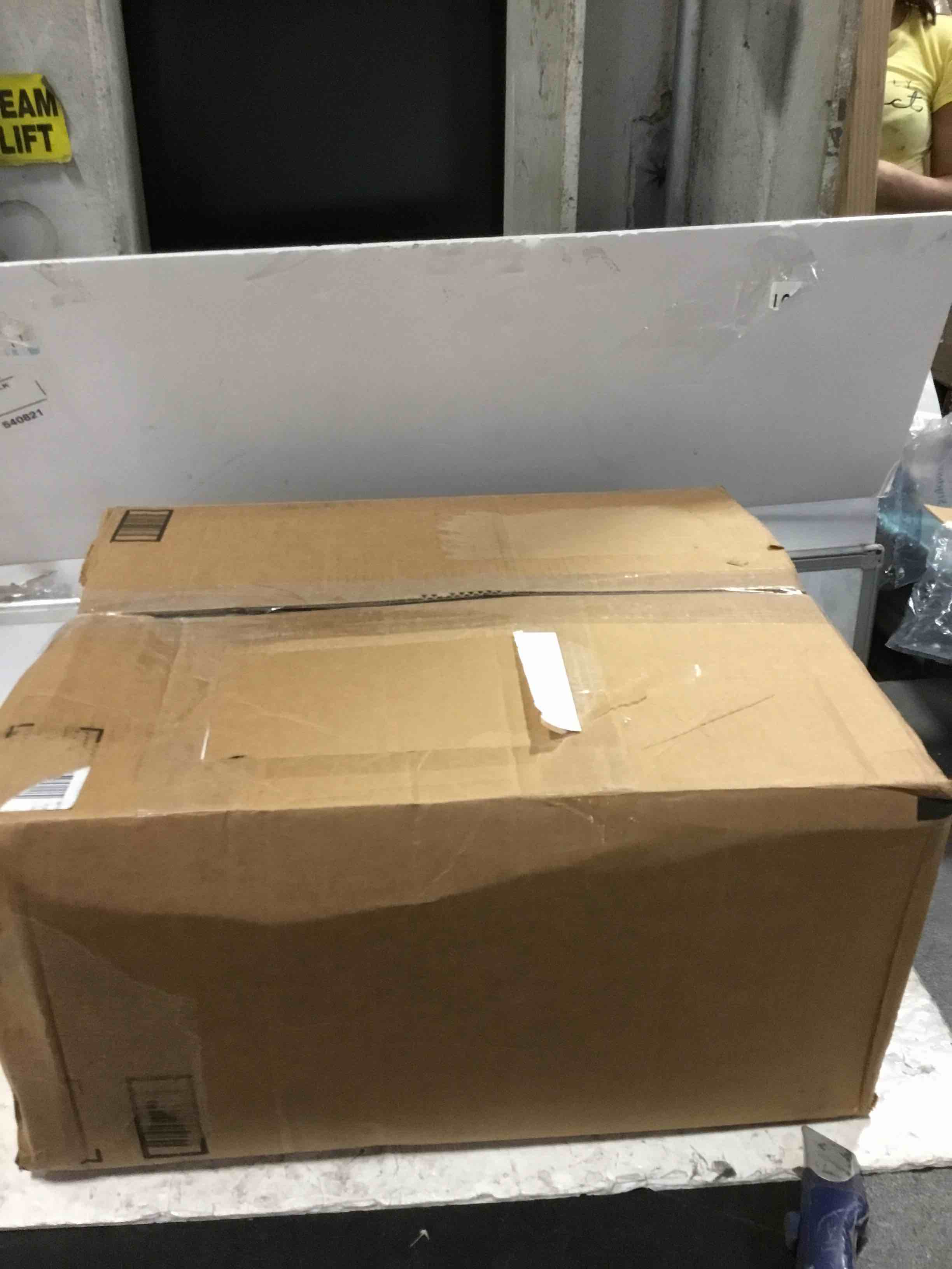 https://s3.amazonaws.com/lotting-images-prod/bidfta/GRN3025644_1653673714222.jpeg
