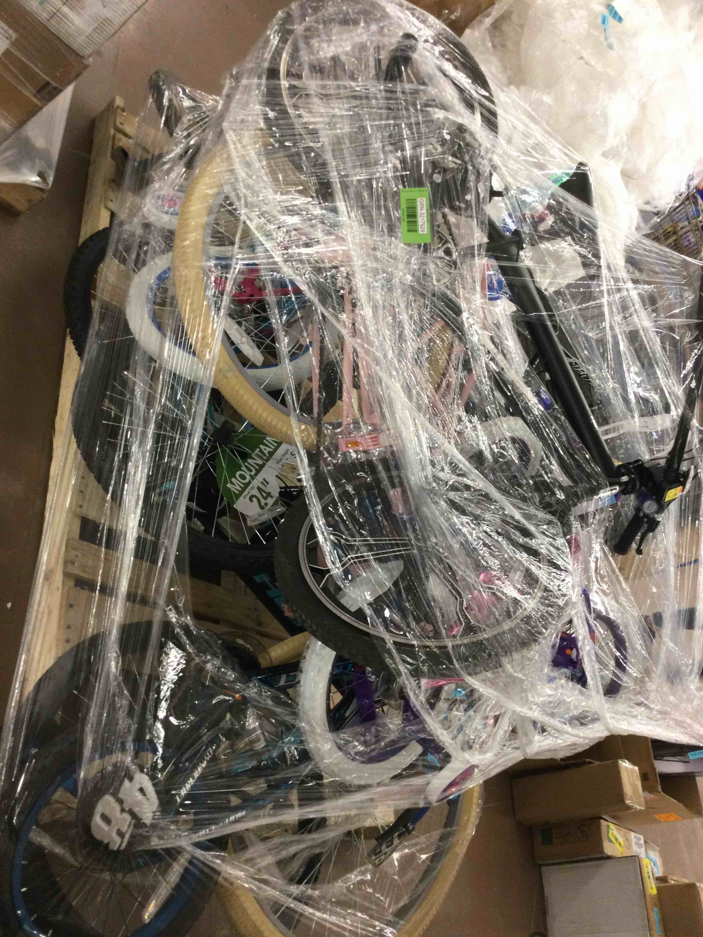 https://s3.amazonaws.com/lotting-images-prod/bidfta/GRN3217929_1698772164664.jpeg