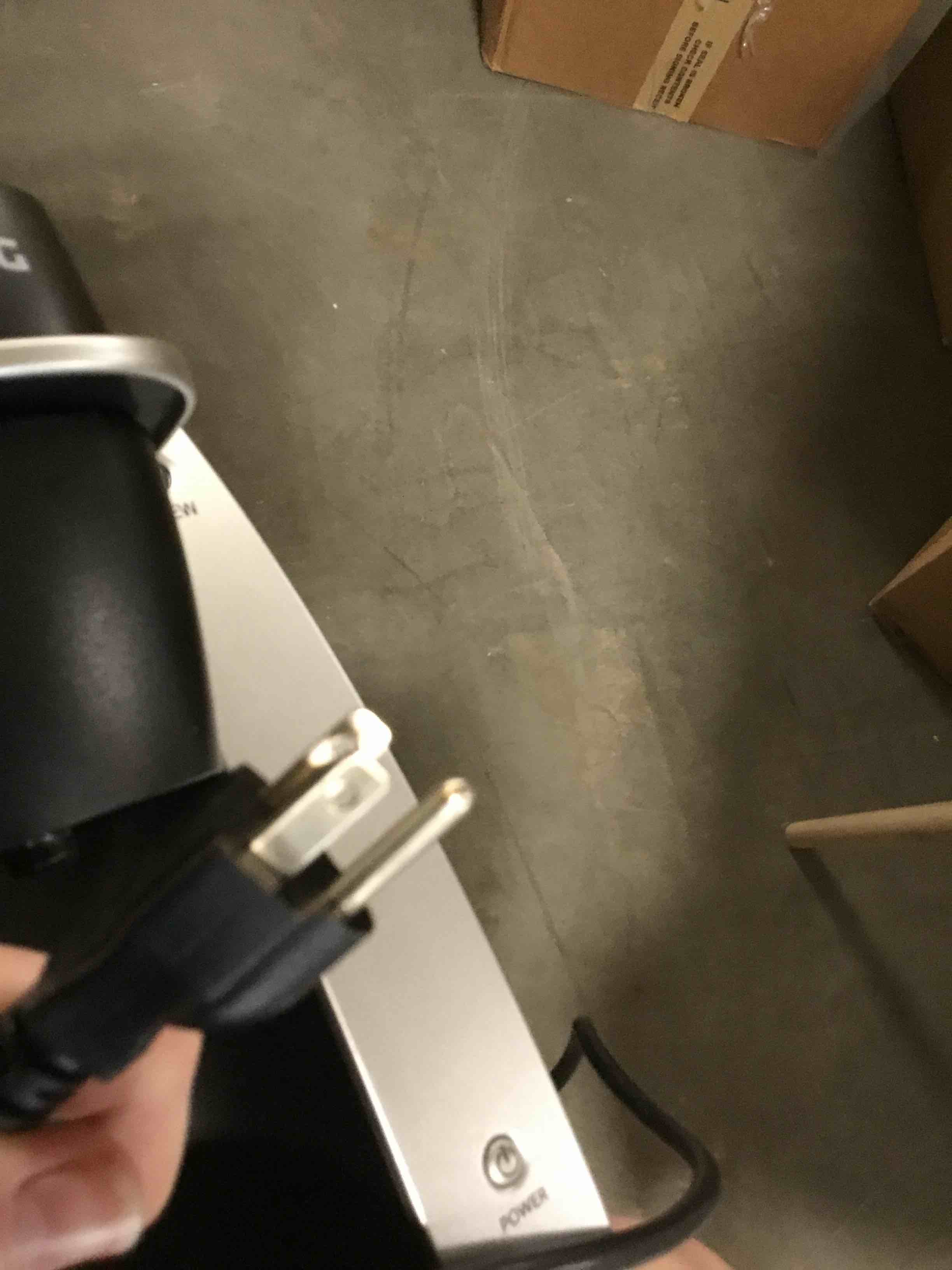 https://s3.amazonaws.com/lotting-images-prod/bidfta/GRN3569833_1683745518909.jpeg