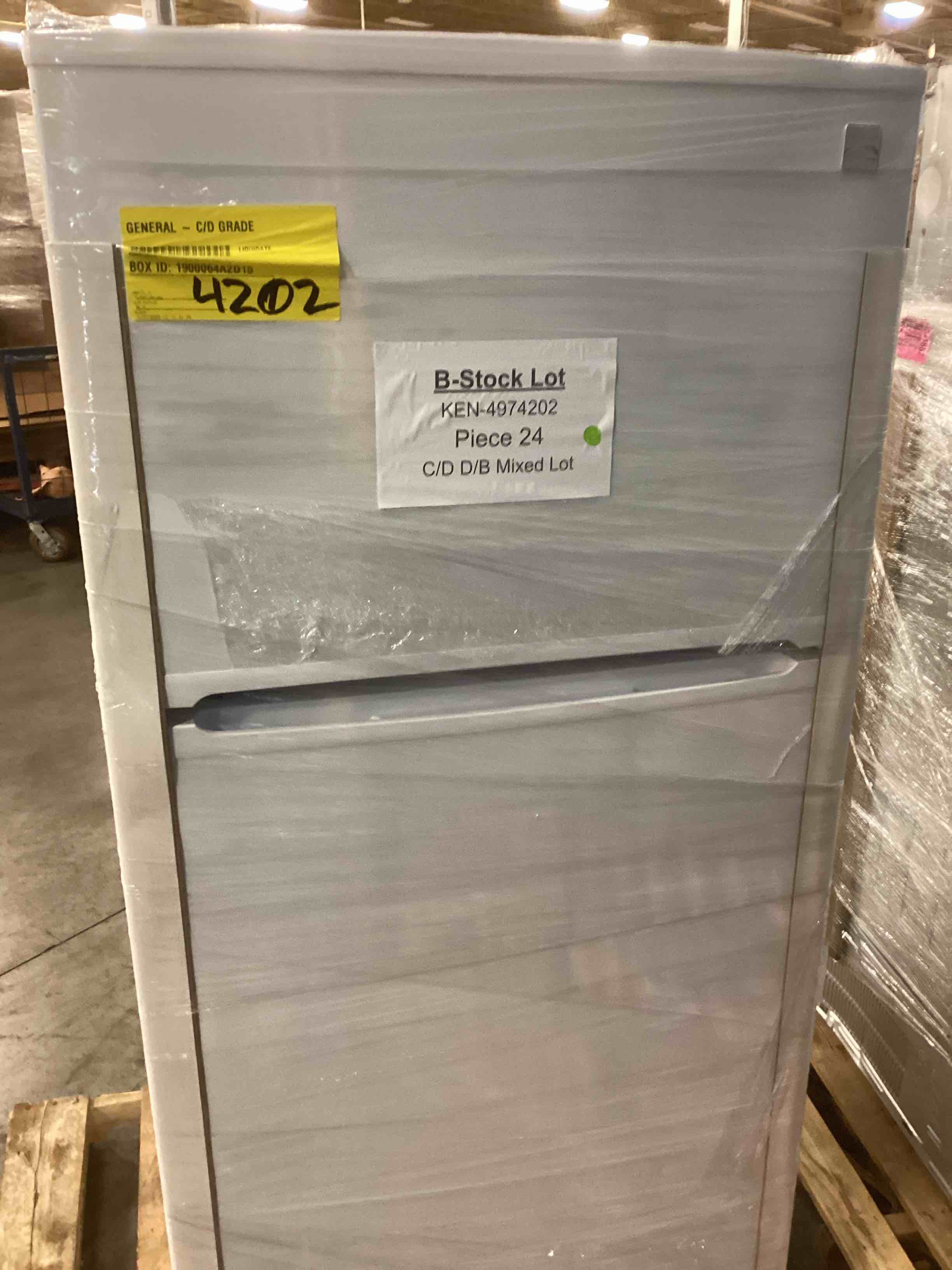 https://s3.amazonaws.com/lotting-images-prod/bidfta/GRN3676186_1712170954779.jpeg