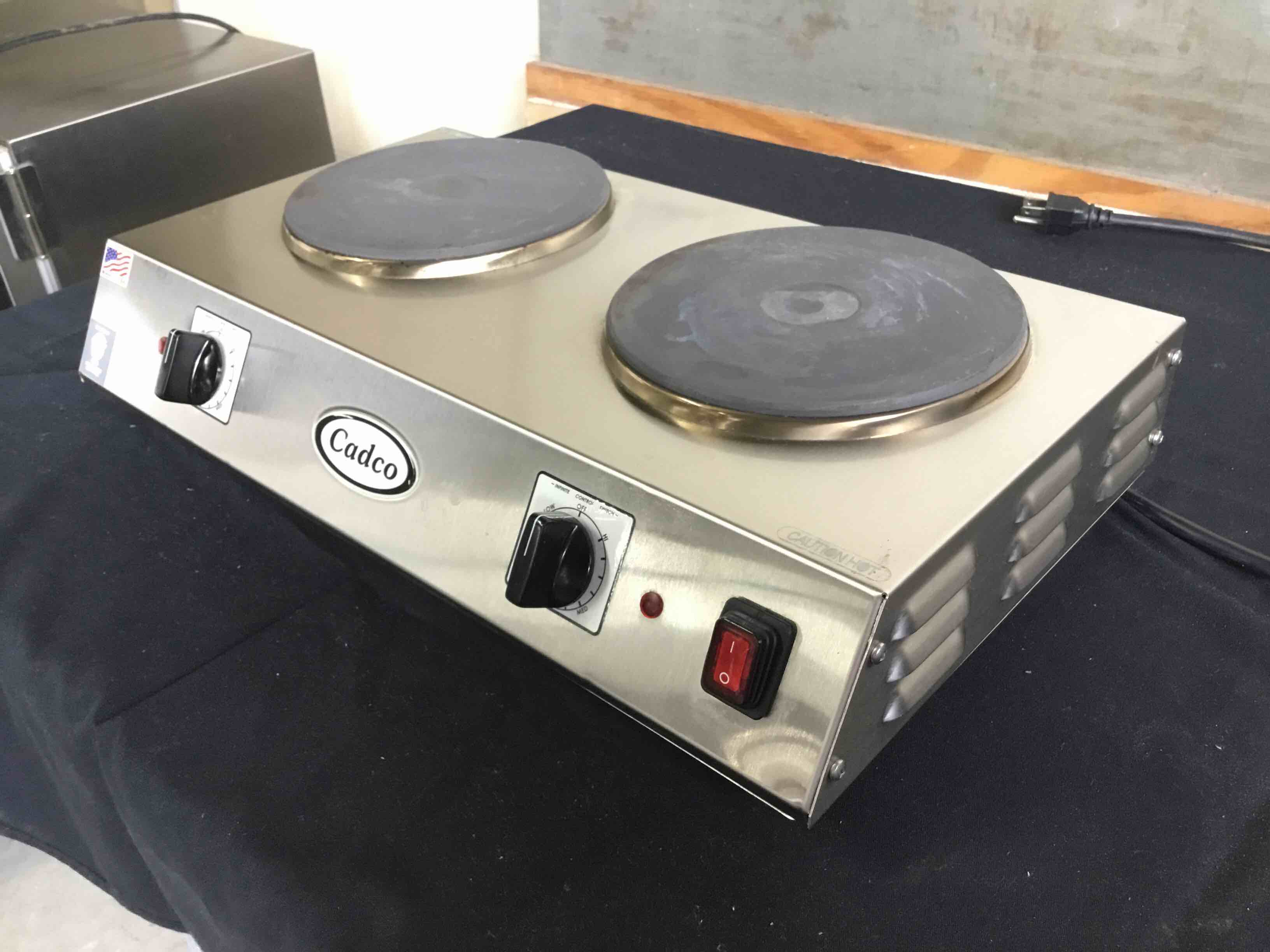 Cadco Double Cast Iron Hot Plate