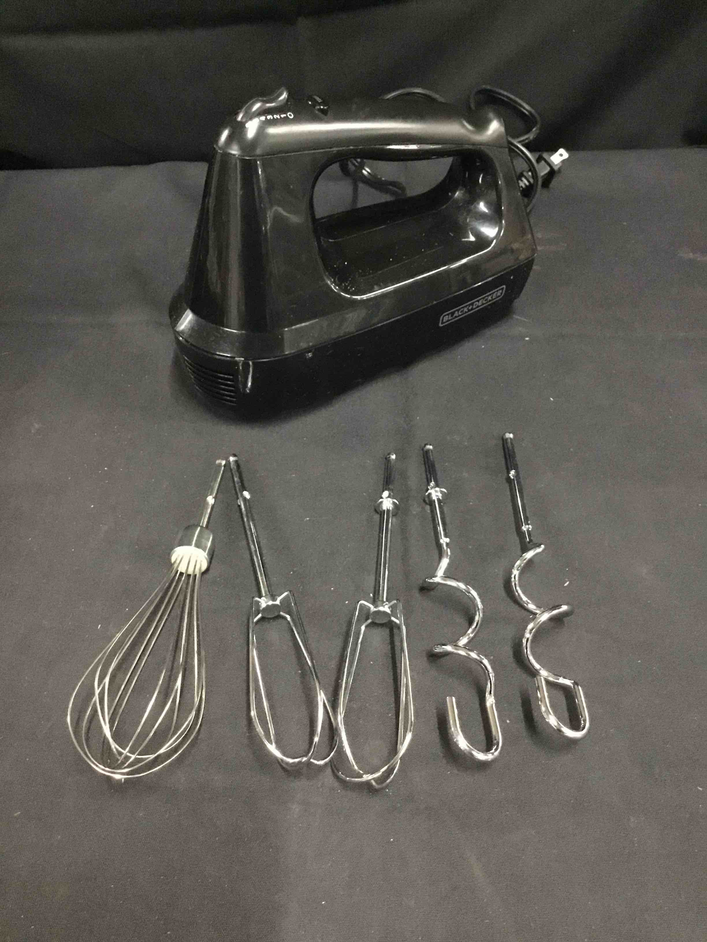 Black And Decker 6-Speed Hand Mixer With Whisks And Case