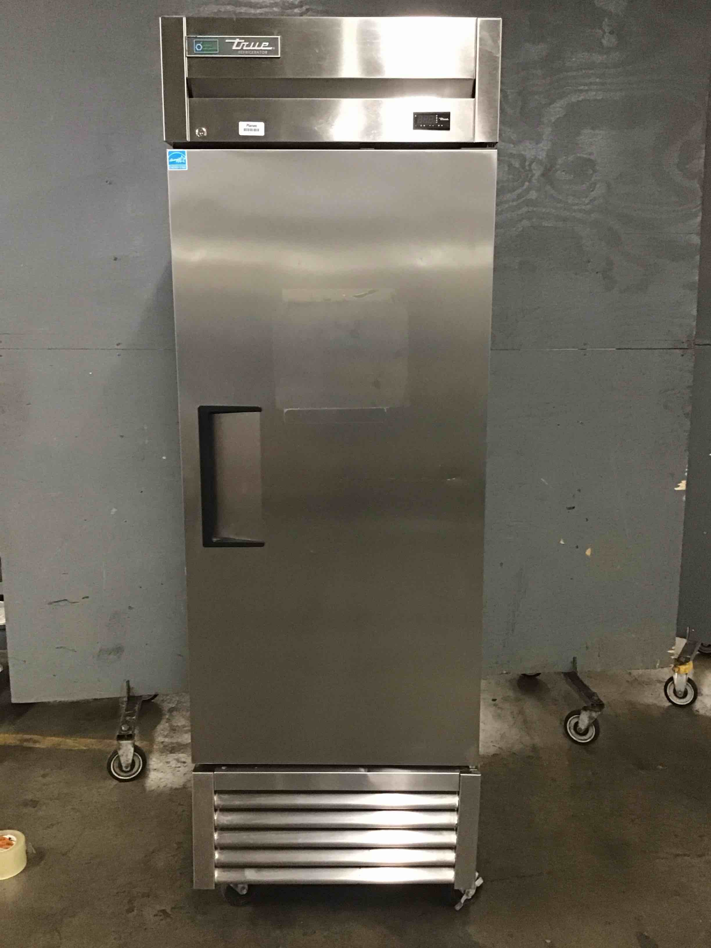 2022 True Single Door Stainless Steel Reach-In Refrigerator On Casters 