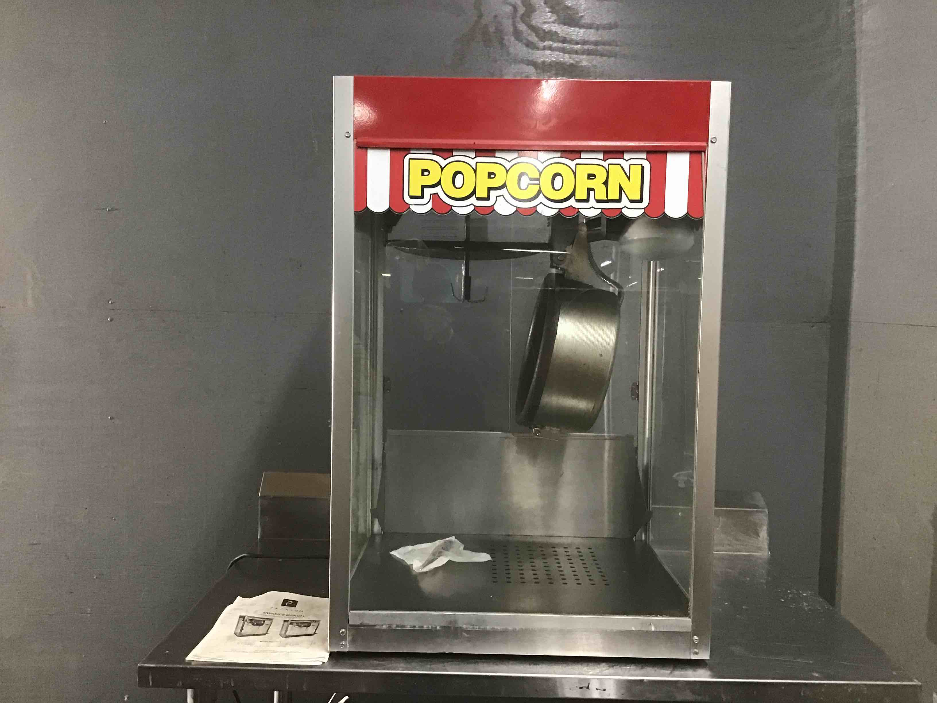 Paragon International 12 Oz. Popcorn Machine