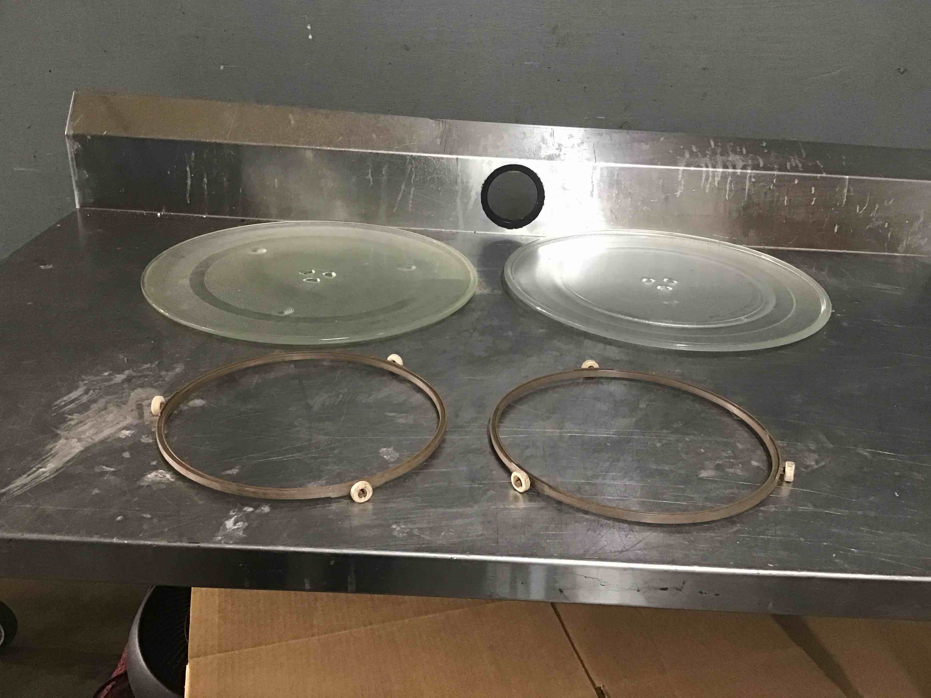 Glass Microwave Oven Plates With Holders