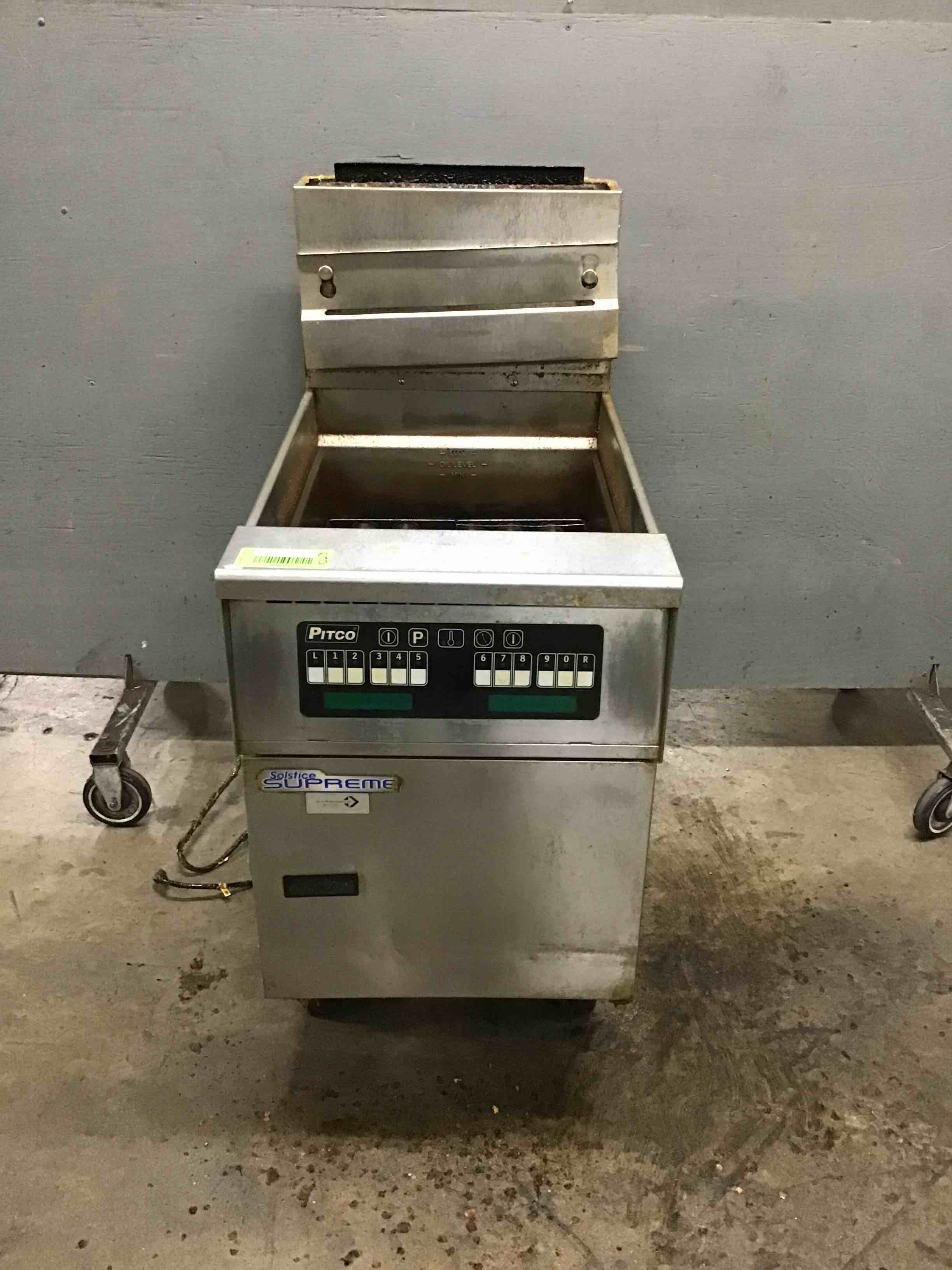 PITCO 75 LB STAINLESS STEEL NATURAL GAS FRYER ON CASTERS
