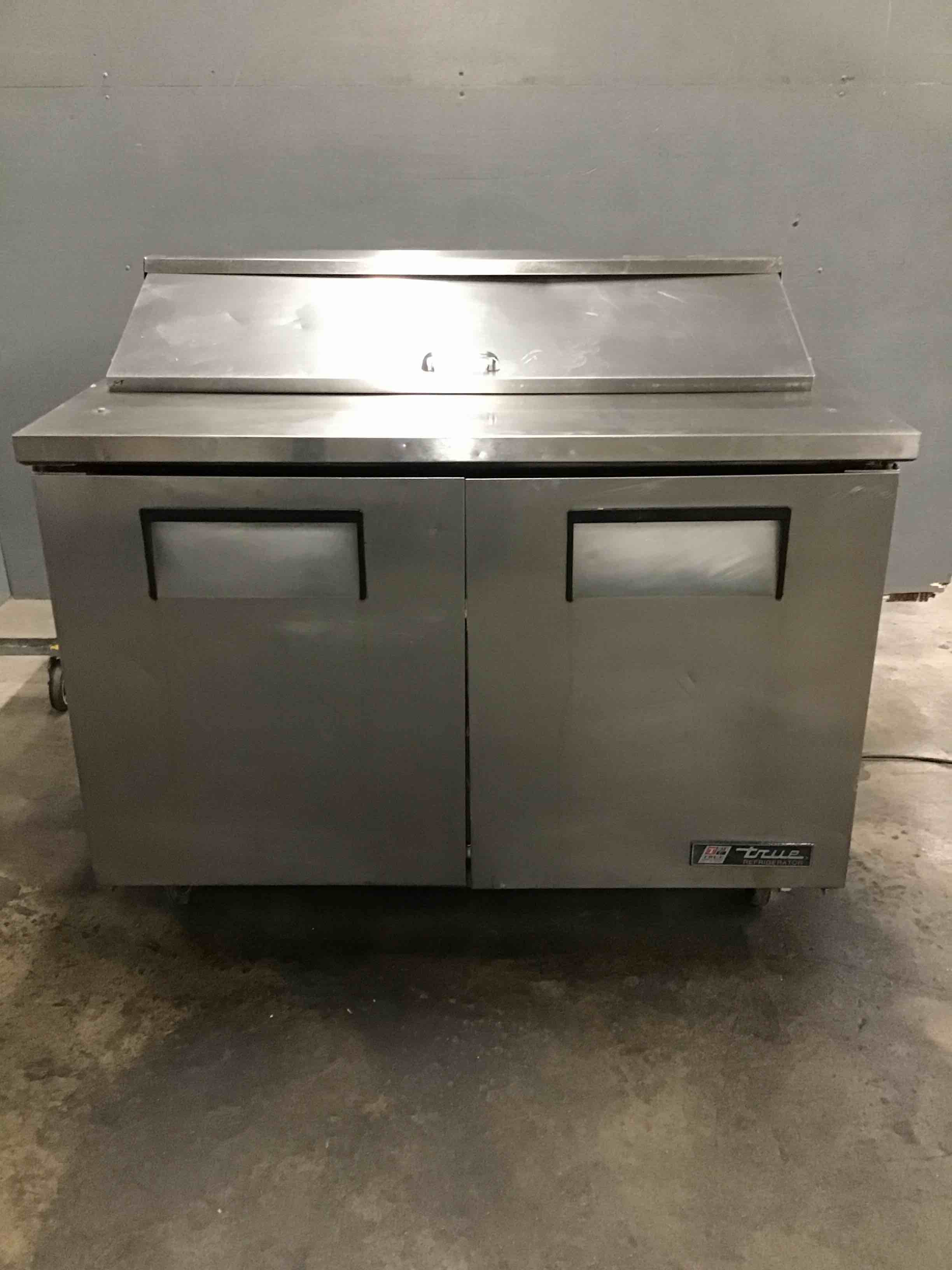 TRUE 48 INCH 2 DOOR REFRIGERATED SANDWICH PREP TABLE
