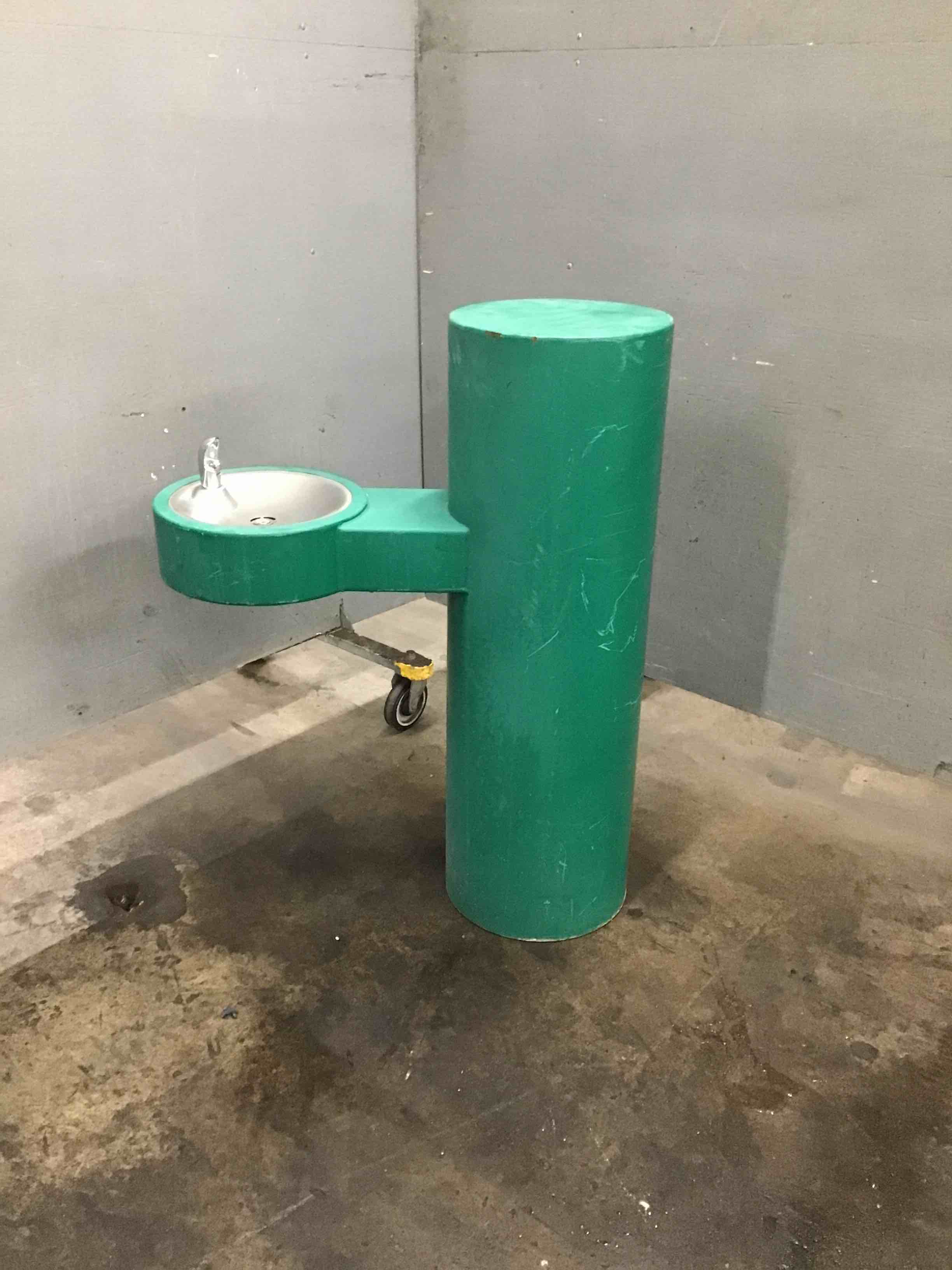 OUTDOOR WATER FOUNTAIN 