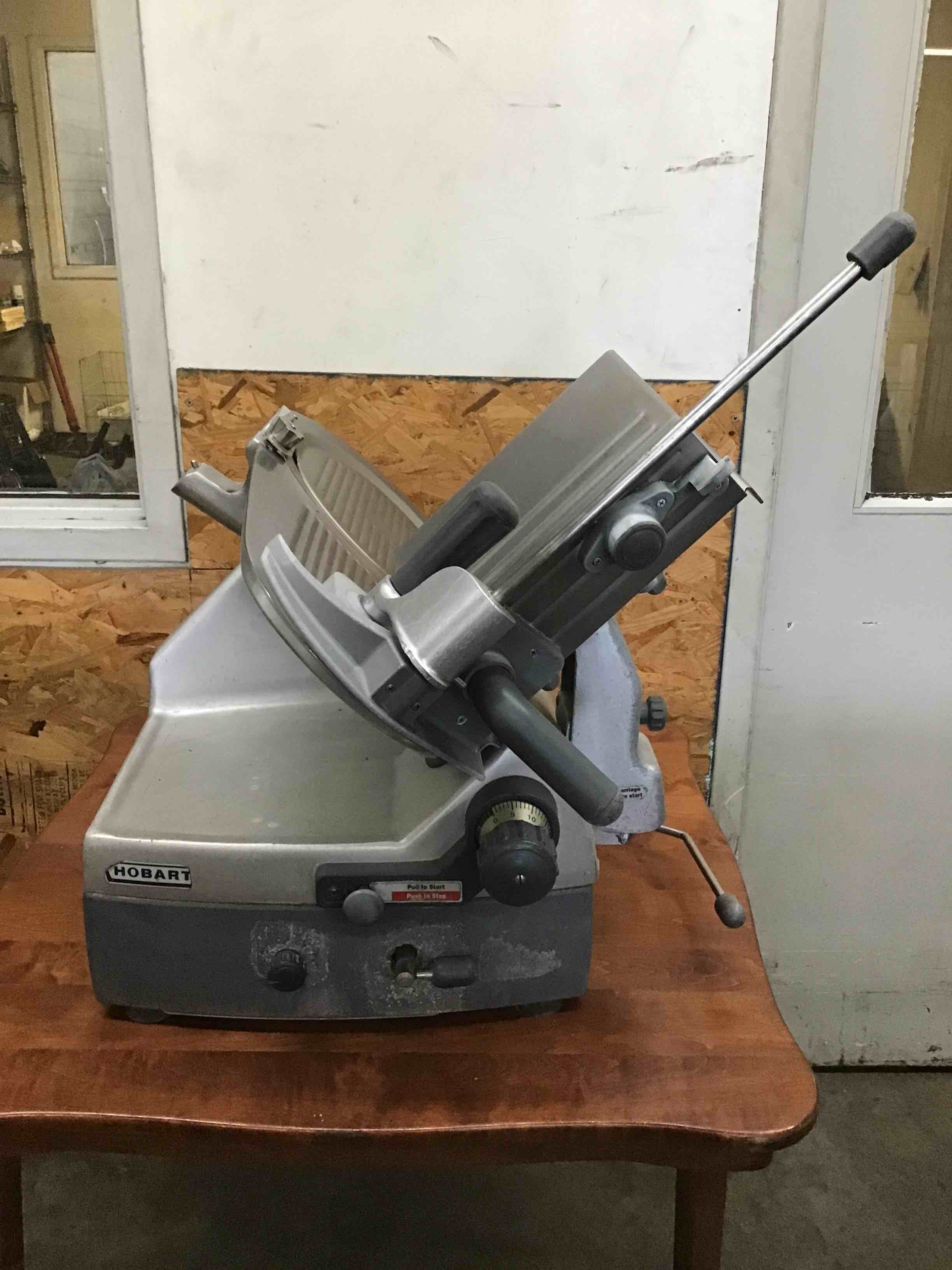 HOBART 12 INCH AUTOMATIC/MANUAL SLICER
