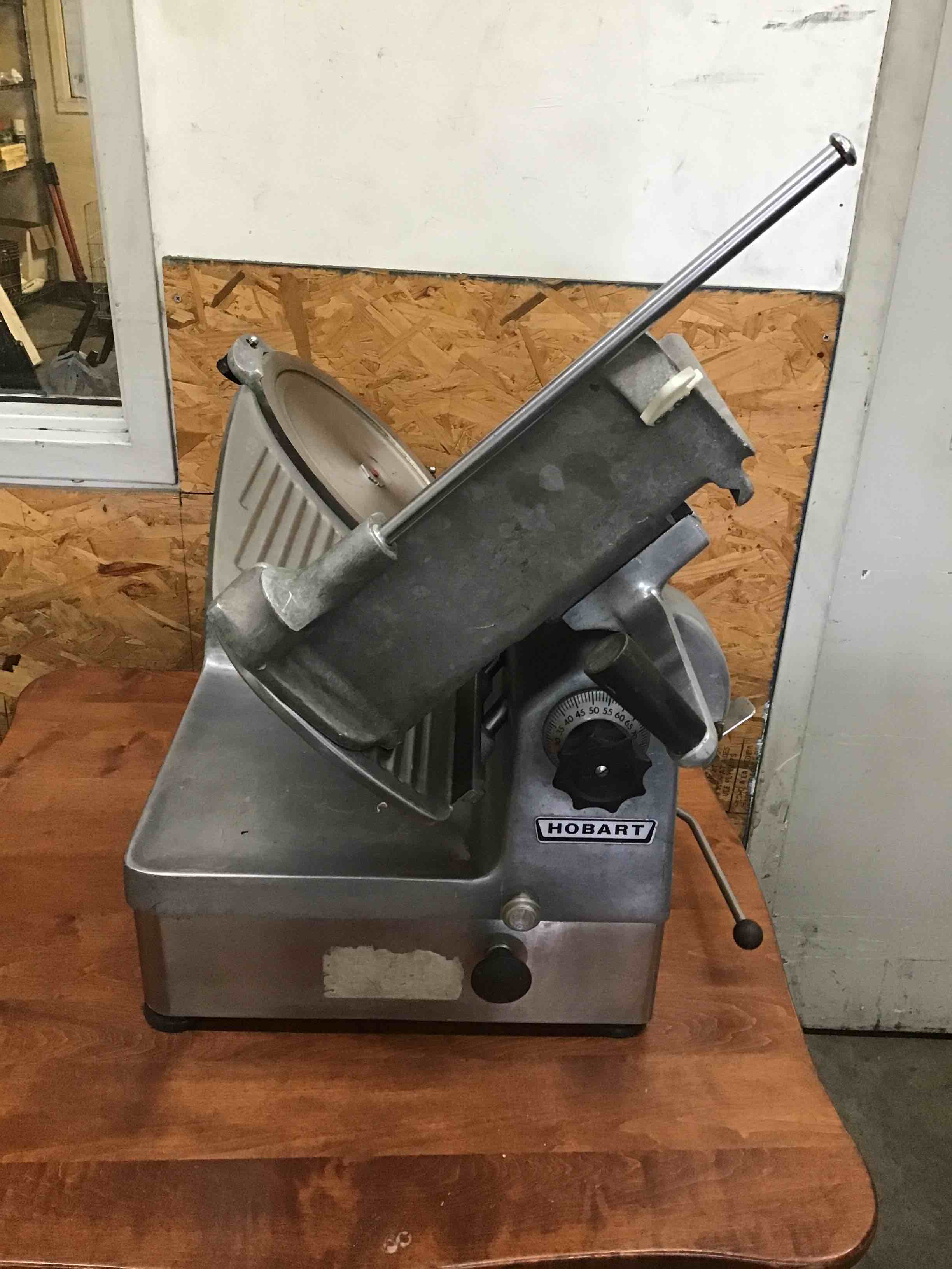 HOBART 12 INCH AUTOMATIC/MANUAL SLICER