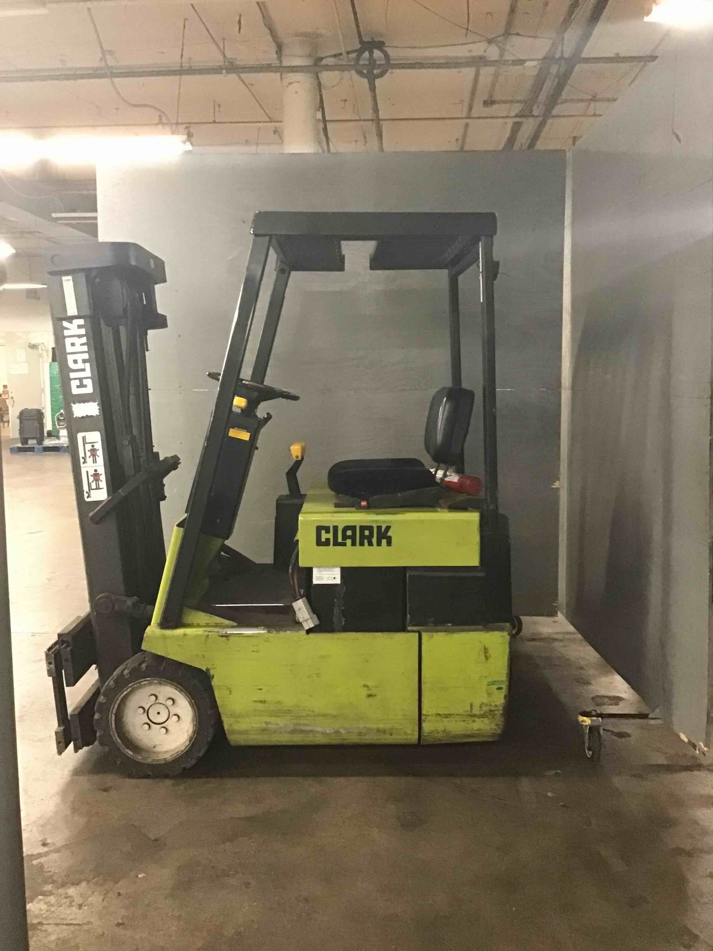Clark 3000 LB Electric 3-Wheel Cushion Forklift