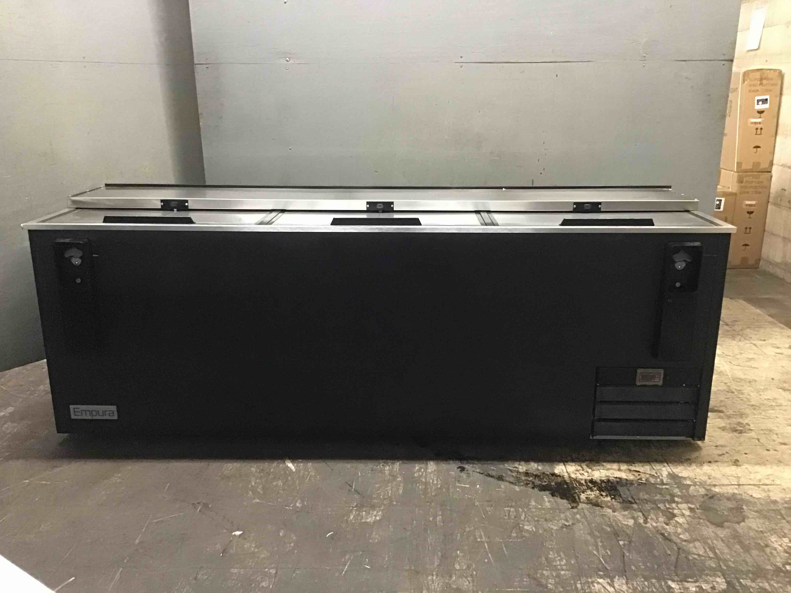Empura 95 Inch 3 Top Sliding Door Bottle Cooler On Casters