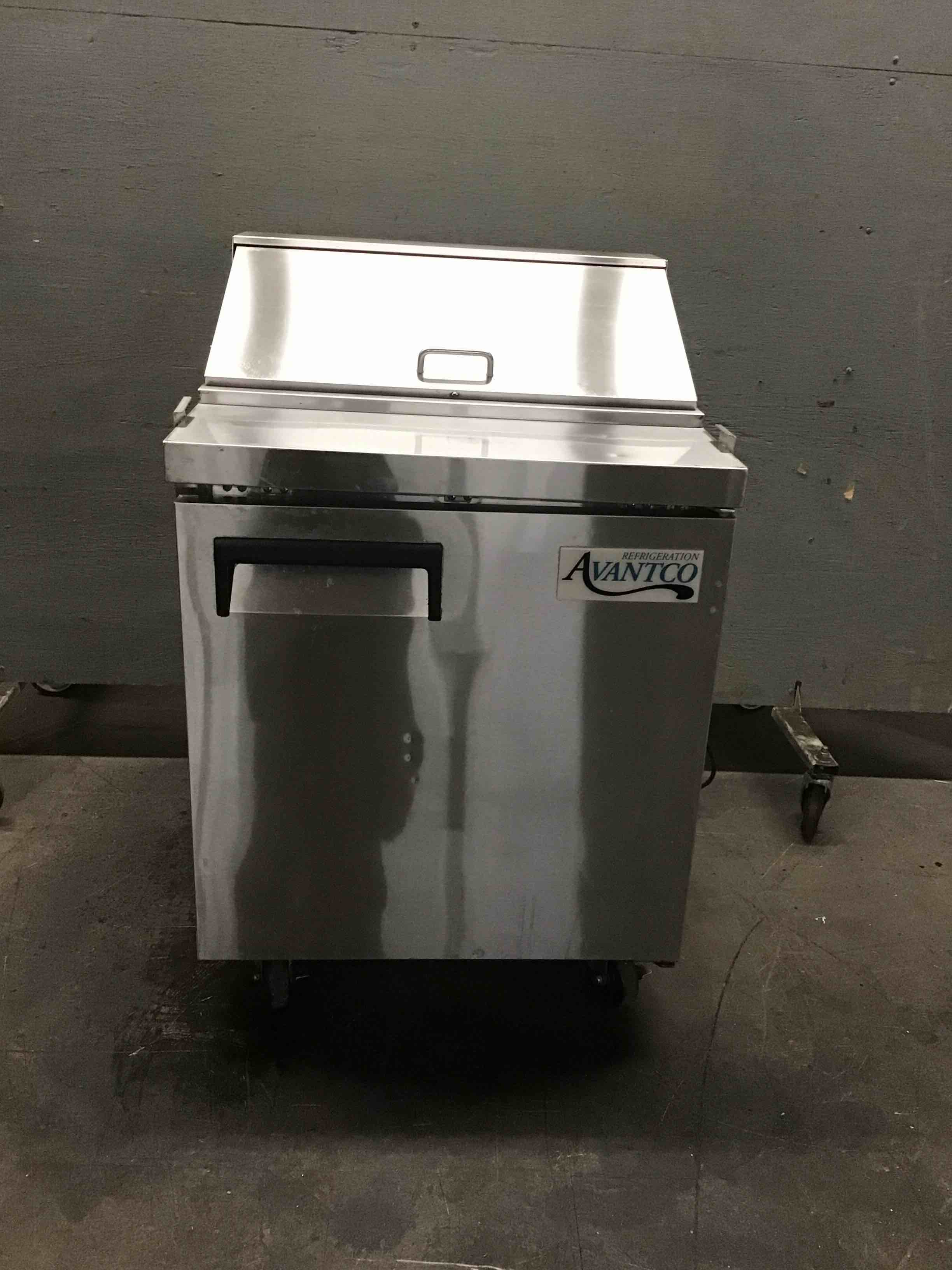 Avantco Stainless Steel 27 Inch Single Door Refrigerated Sandwich/Salad Prep Table On Casters