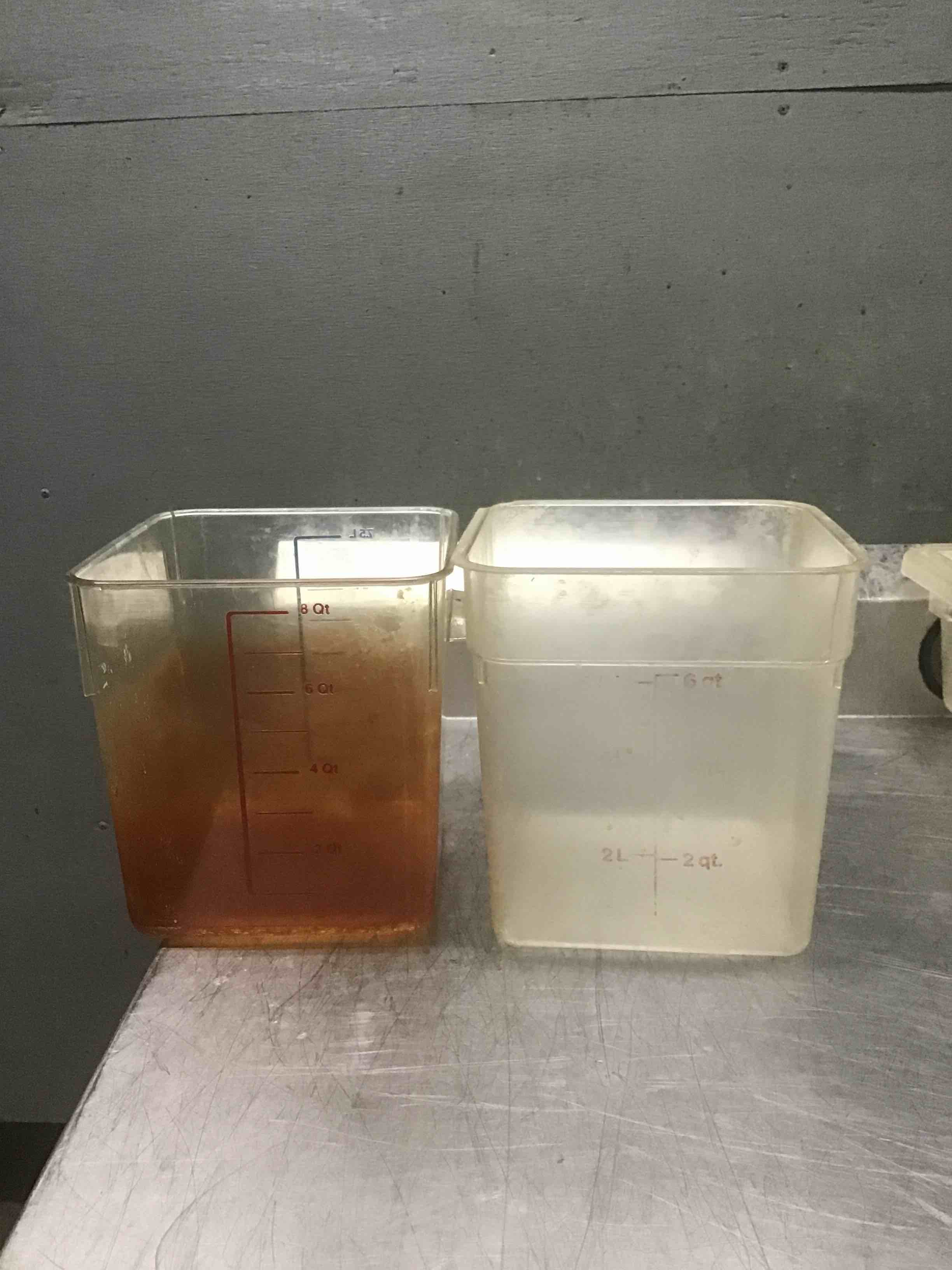 Cambro Solid Plastic 6 And 8 Quart Measuring Containers