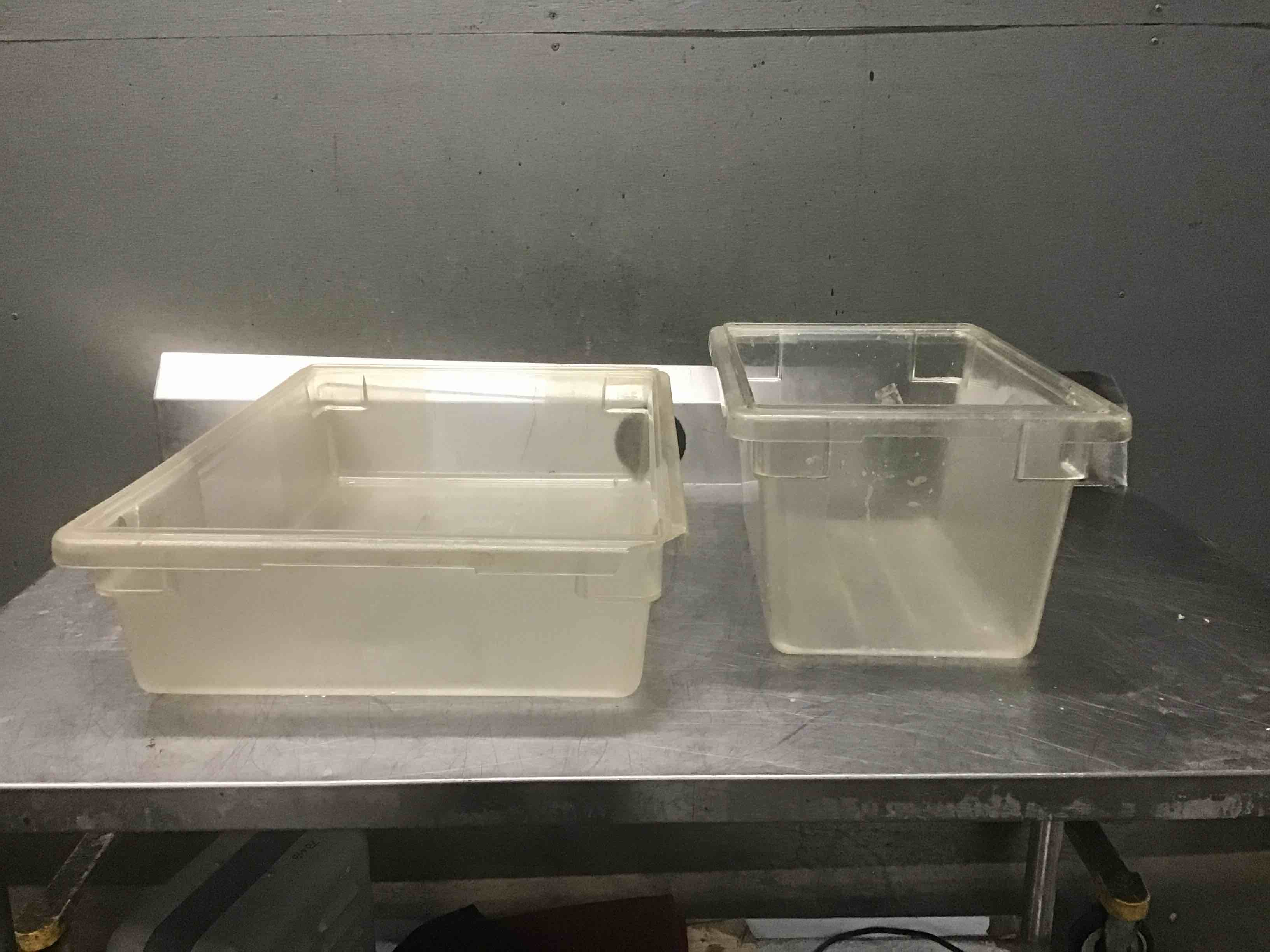 Rubbermaid Solid Plastic 8.2 Gallon Food Storage Container And Cambro Solid Plastic 4.75 Gallon Food Storage Container