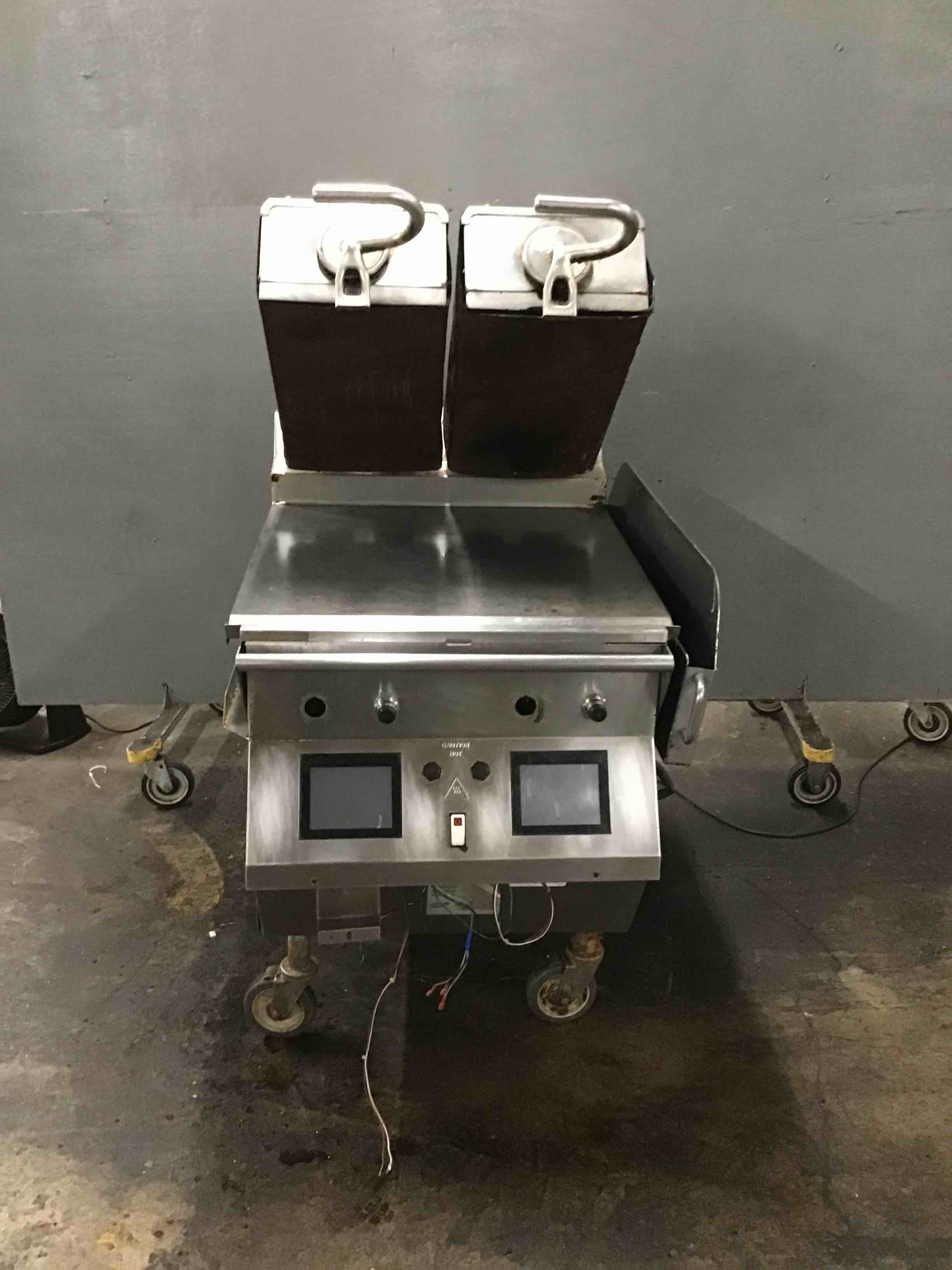 2014 Taylor 24 Inch Stainless Steel Natural Gas/Electric 2 Platen Flat Grill On Casters