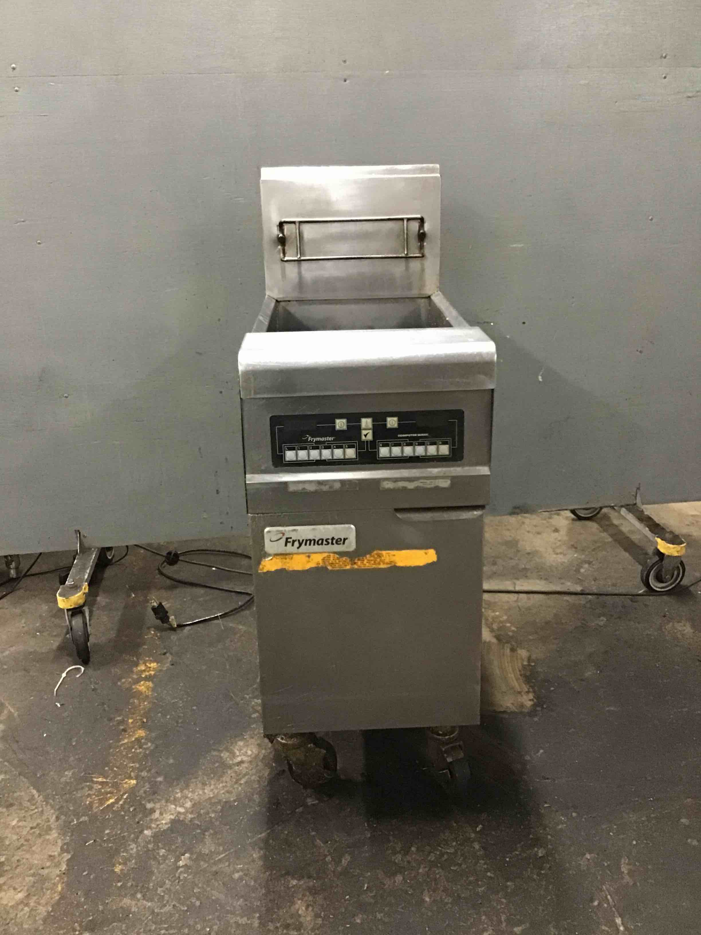Fry Master Computer Magic 50 Lb Vat Natural Gas Fryer On Casters