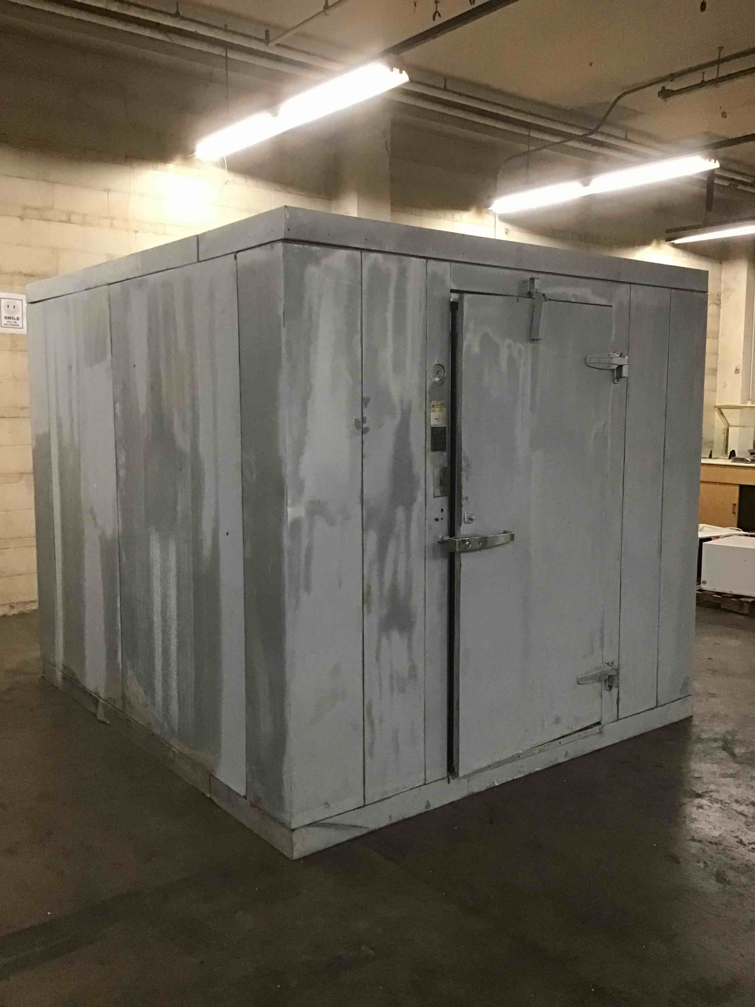 https://s3.amazonaws.com/lotting-images-prod/bidfta/GRN3821873_1713813548139.jpeg