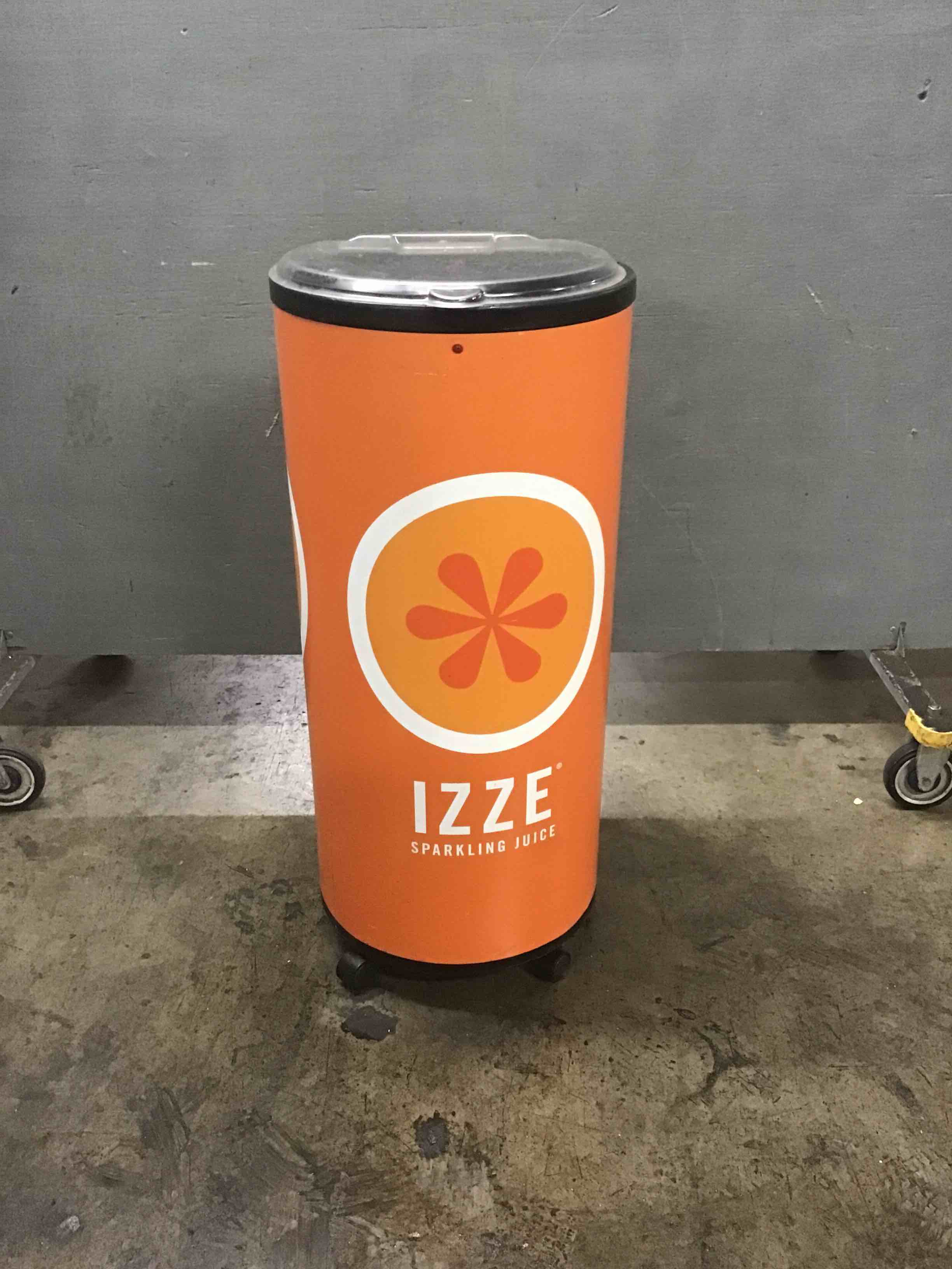 Iowa Rotocast Plastics,Inc. Merchandiser 3 Portable Round Beverage Bin