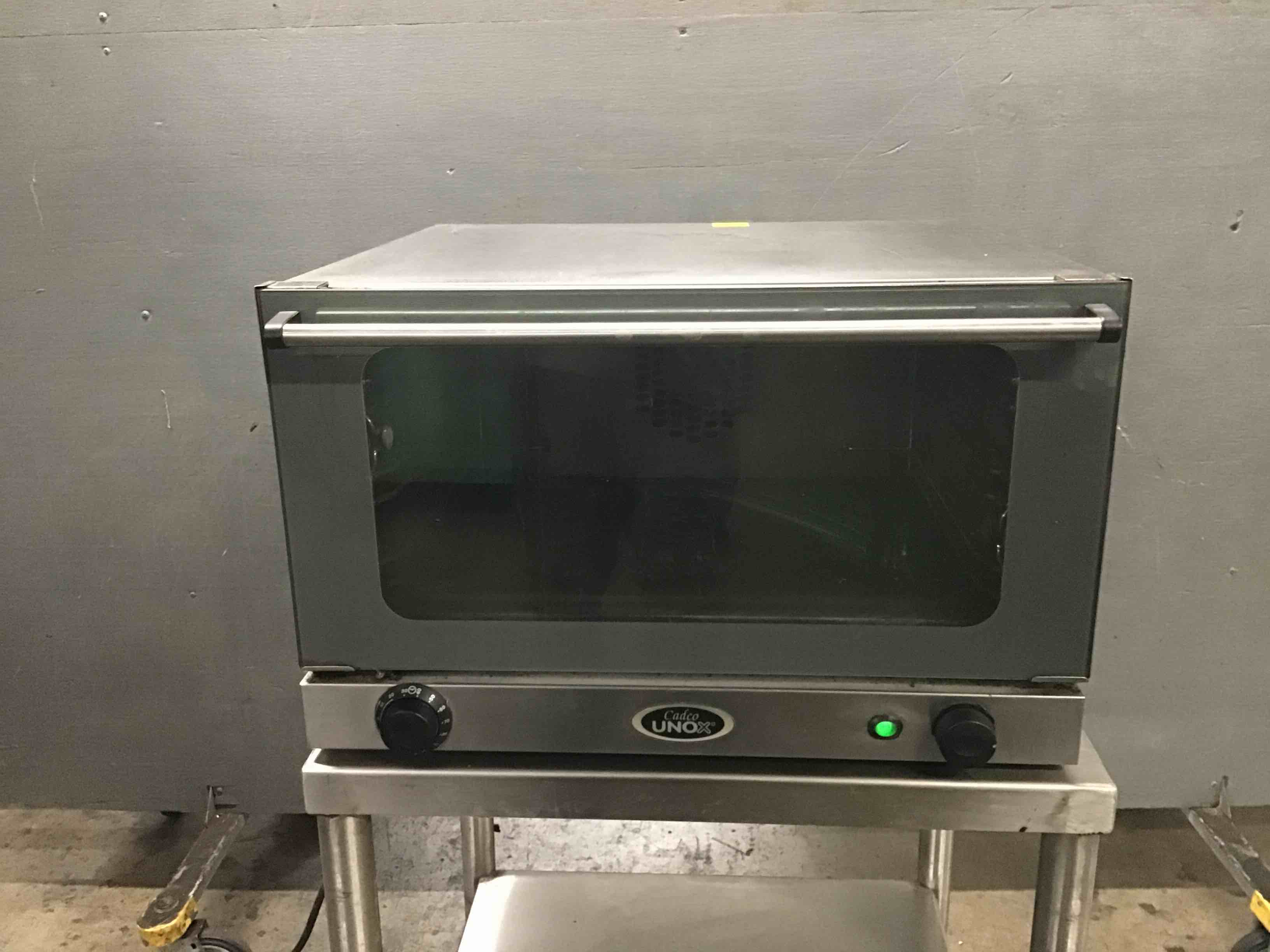 Cadco Uno X Stainless Steel Half Size Convection Oven