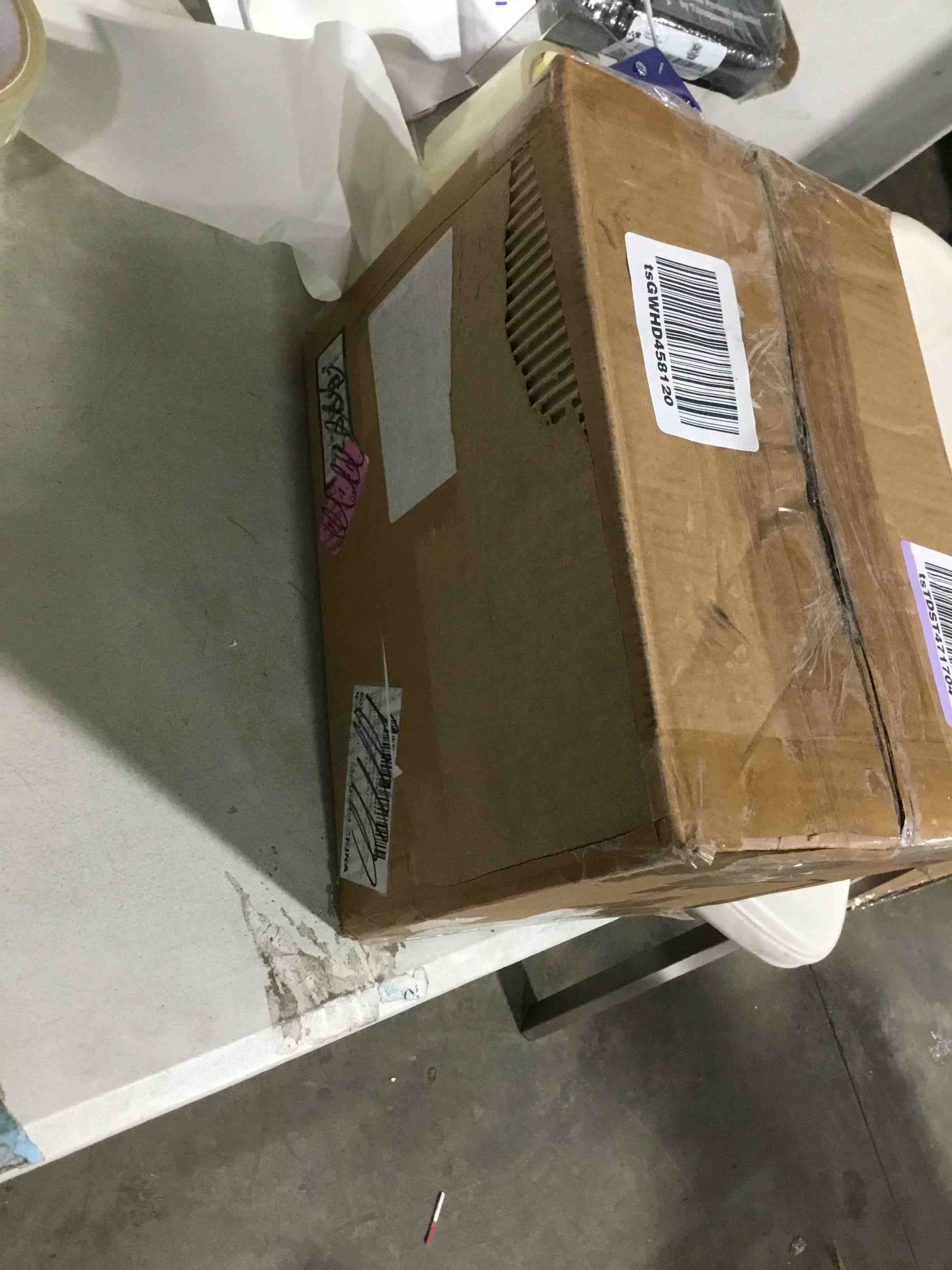 https://s3.amazonaws.com/lotting-images-prod/bidfta/GRN3938387_1674163004180.jpeg