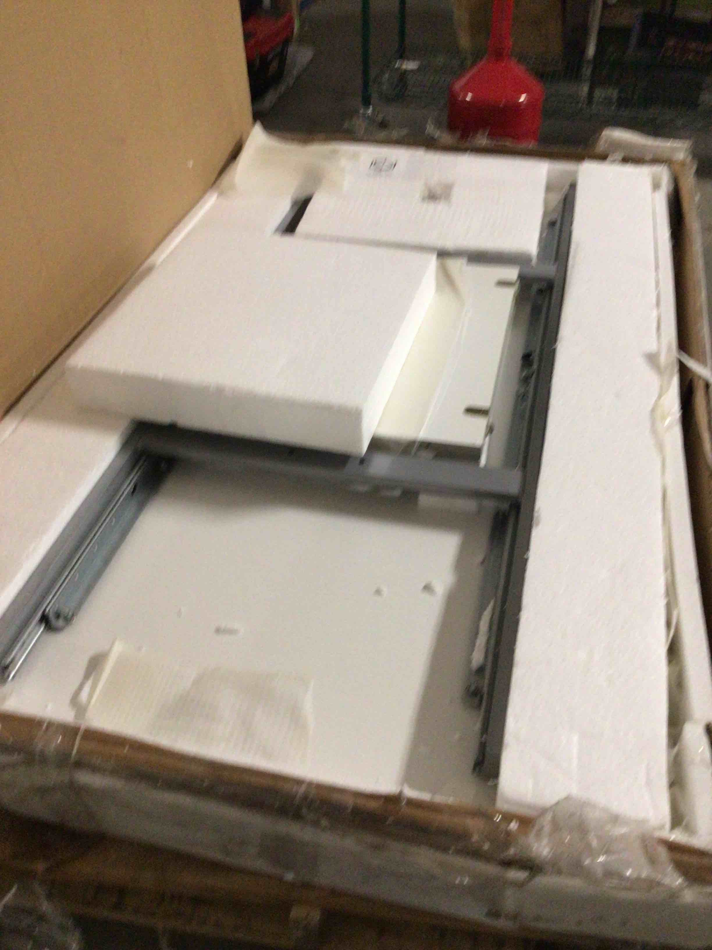 https://s3.amazonaws.com/lotting-images-prod/bidfta/GRN3956338_1685114471625.jpeg