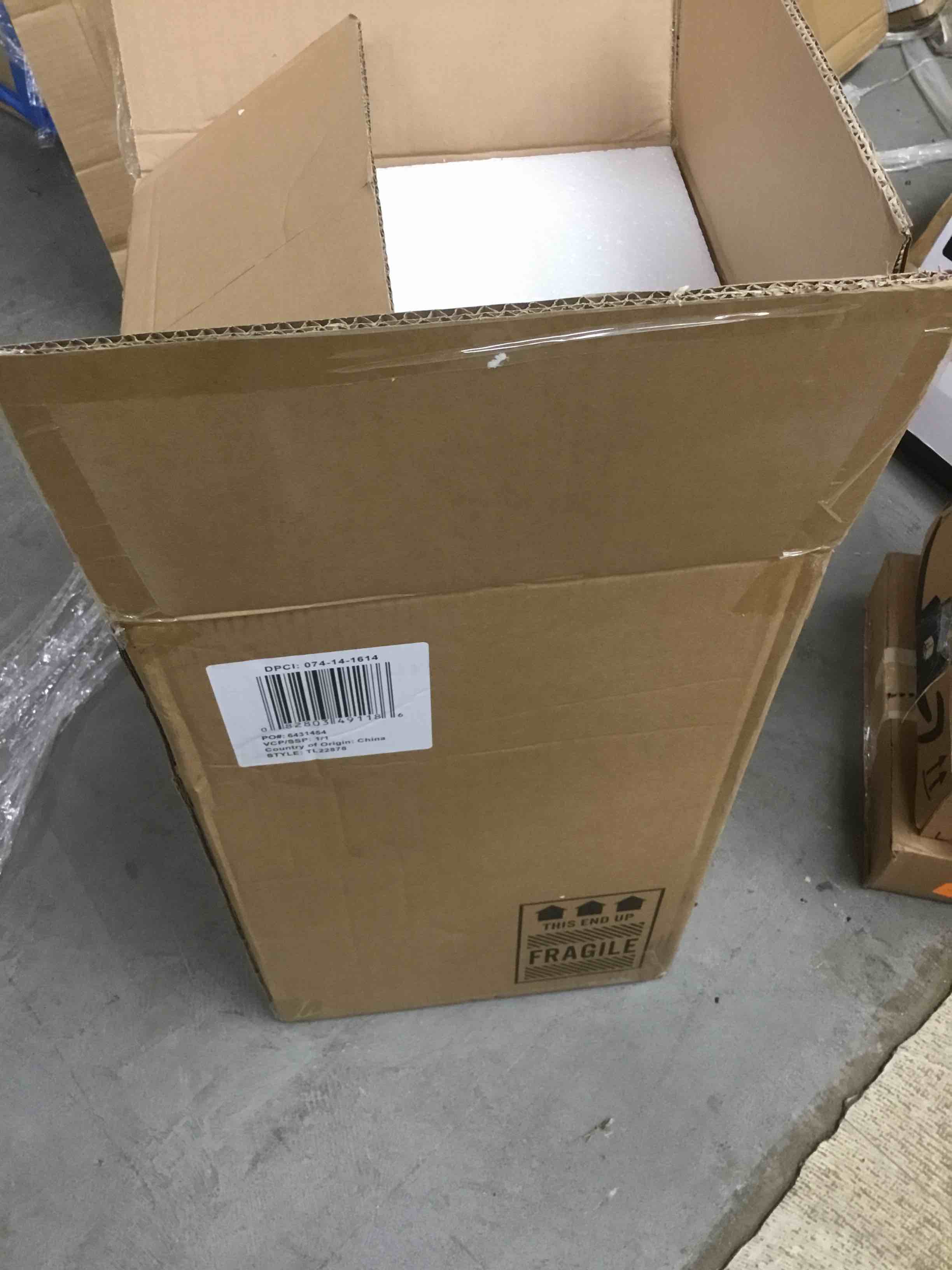 https://s3.amazonaws.com/lotting-images-prod/bidfta/GRN3956550_1686760191572.jpeg