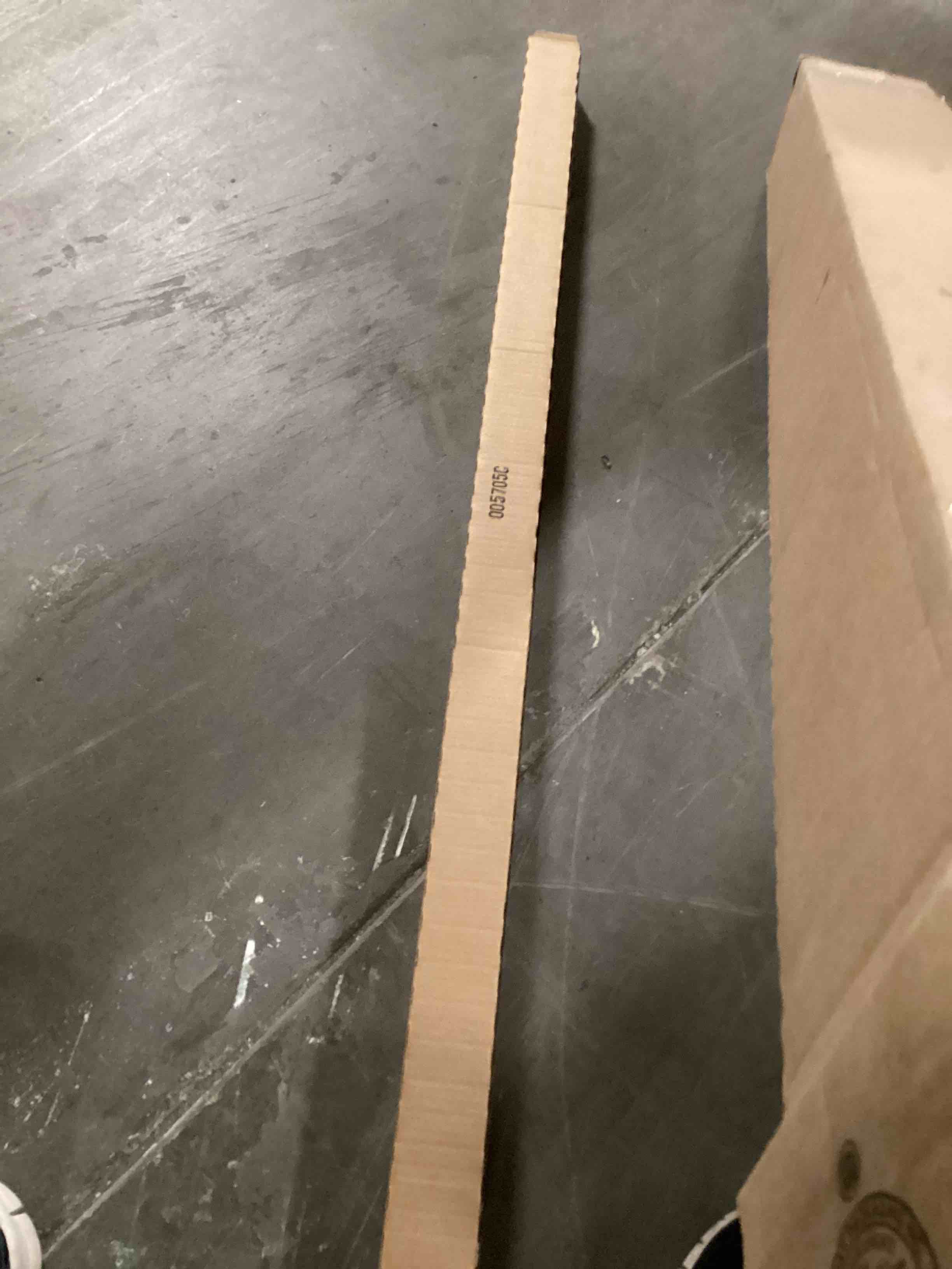 https://s3.amazonaws.com/lotting-images-prod/bidfta/GRN3957280_1688120390428.jpeg