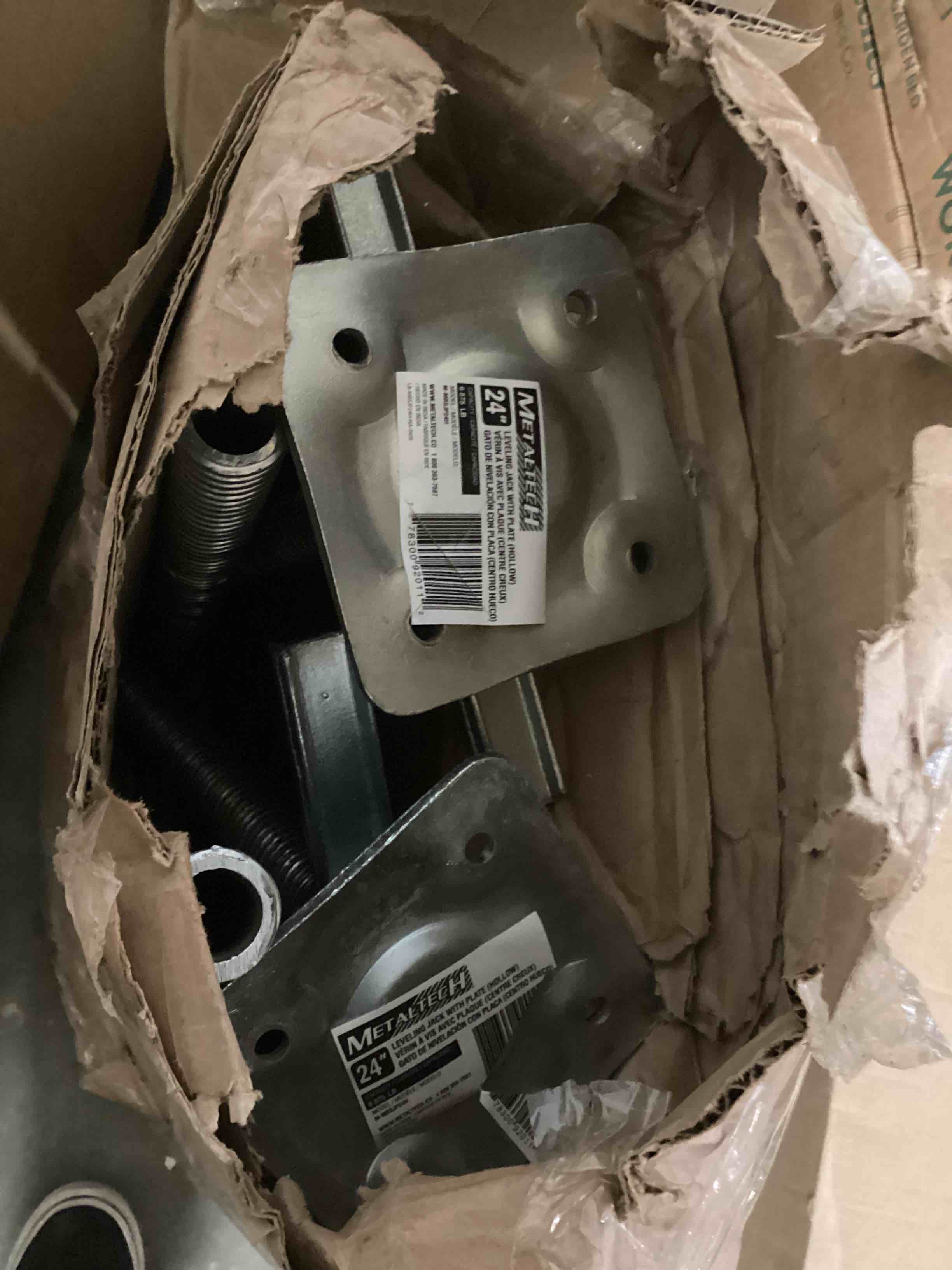 https://s3.amazonaws.com/lotting-images-prod/bidfta/GRN3961072_1690923678499.jpeg