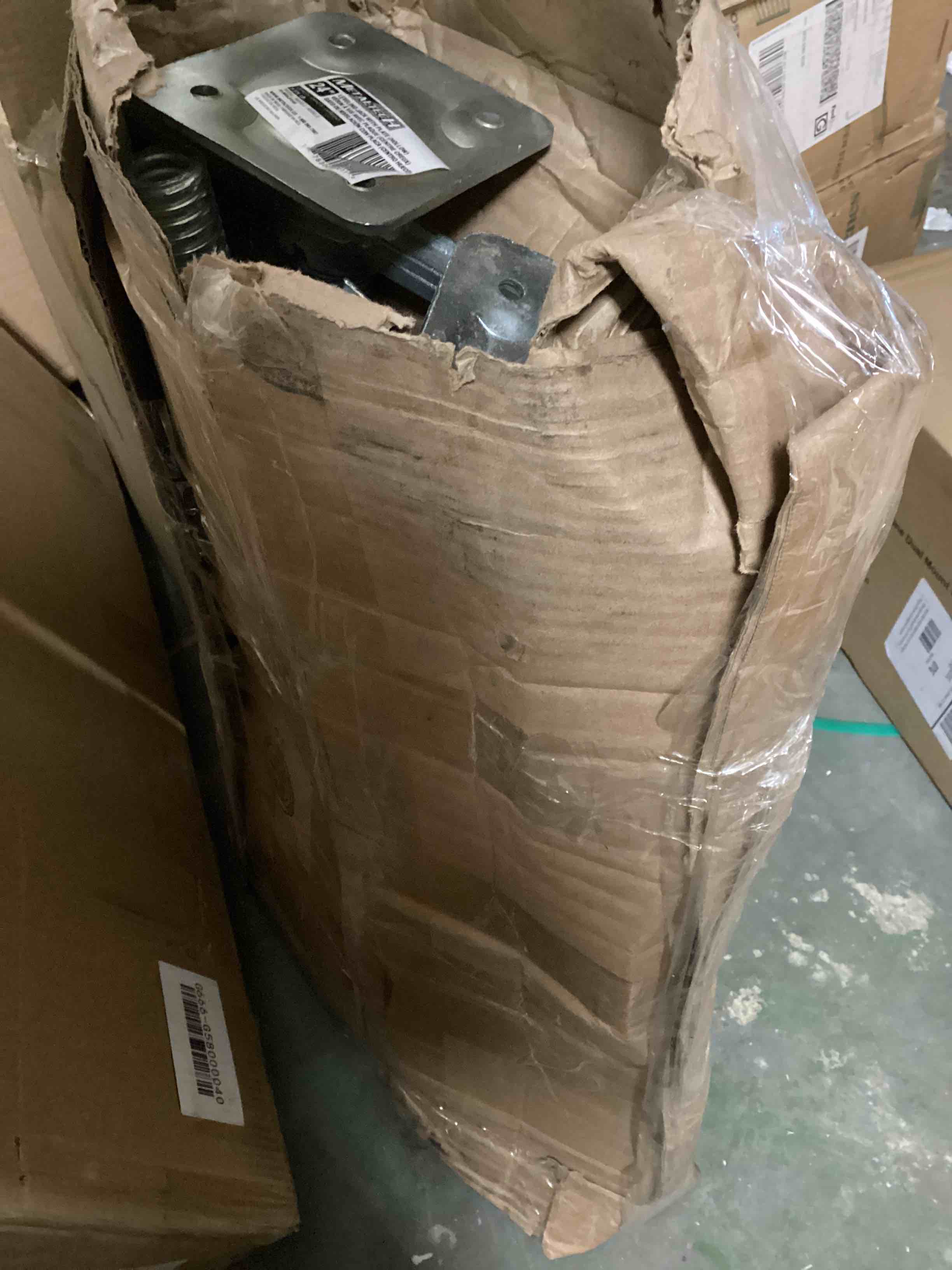 https://s3.amazonaws.com/lotting-images-prod/bidfta/GRN3961072_1690923682903.jpeg
