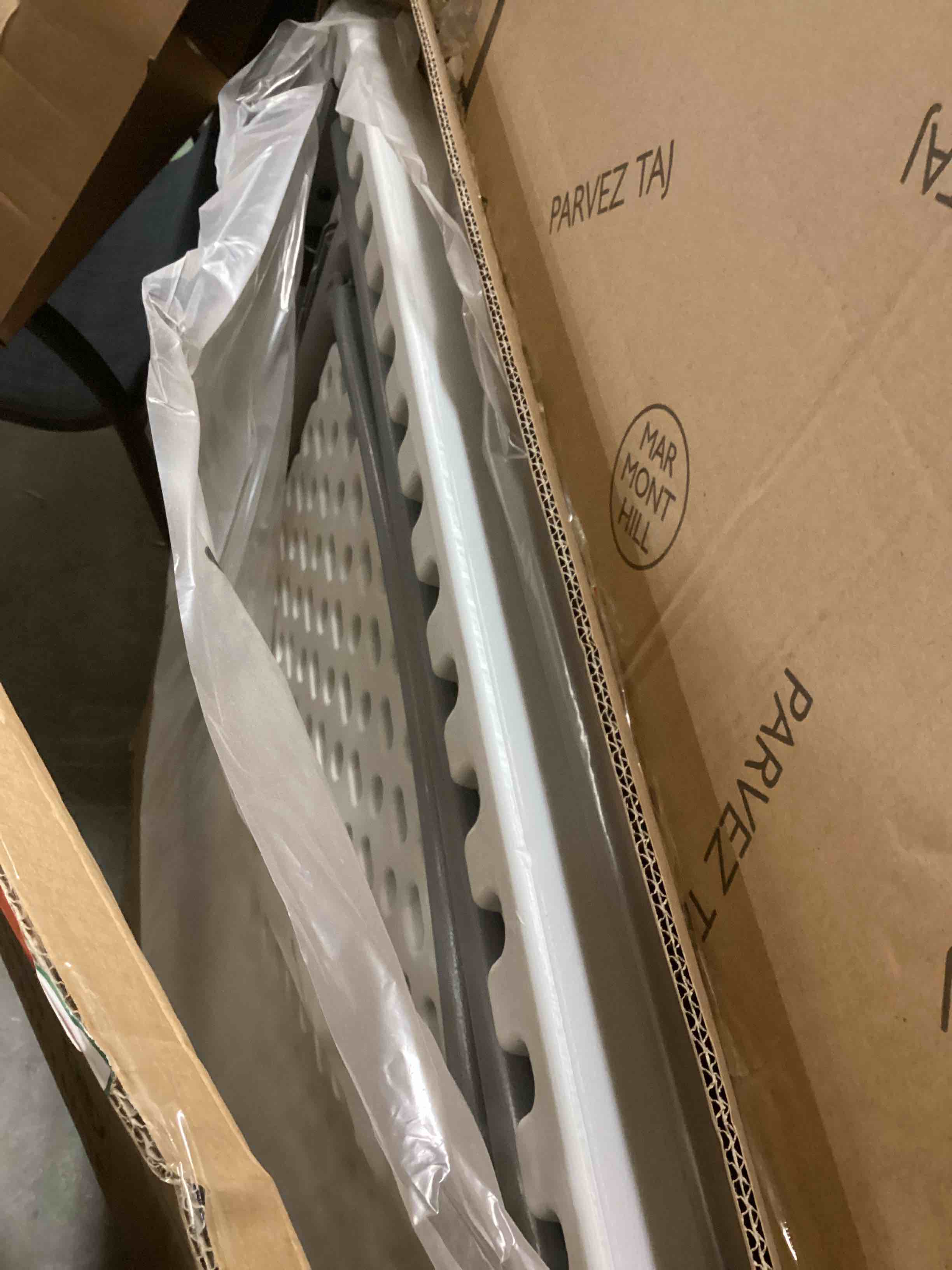 https://s3.amazonaws.com/lotting-images-prod/bidfta/GRN3961083_1690925509466.jpeg