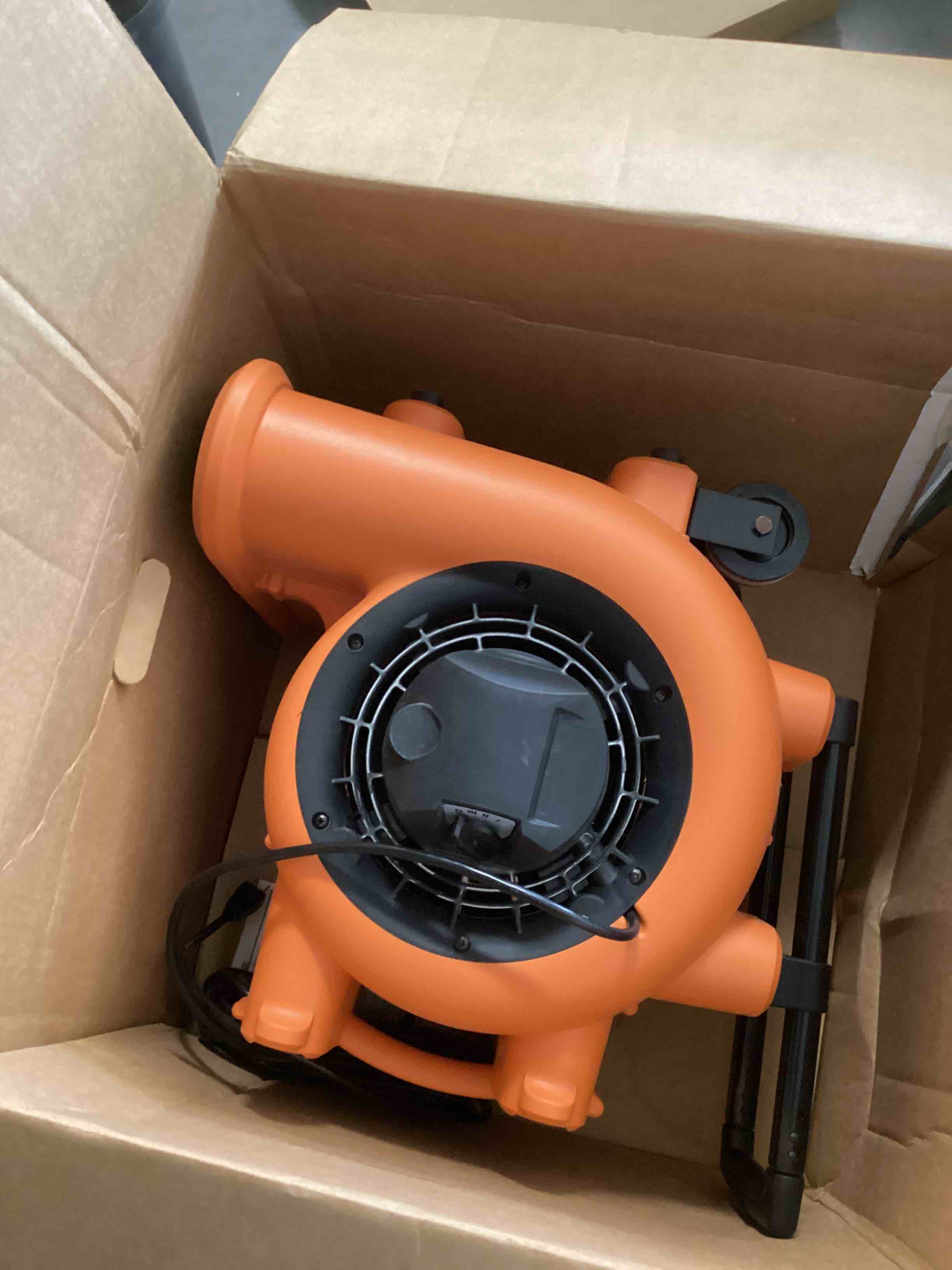https://s3.amazonaws.com/lotting-images-prod/bidfta/GRN3961276_1691160882883.jpeg