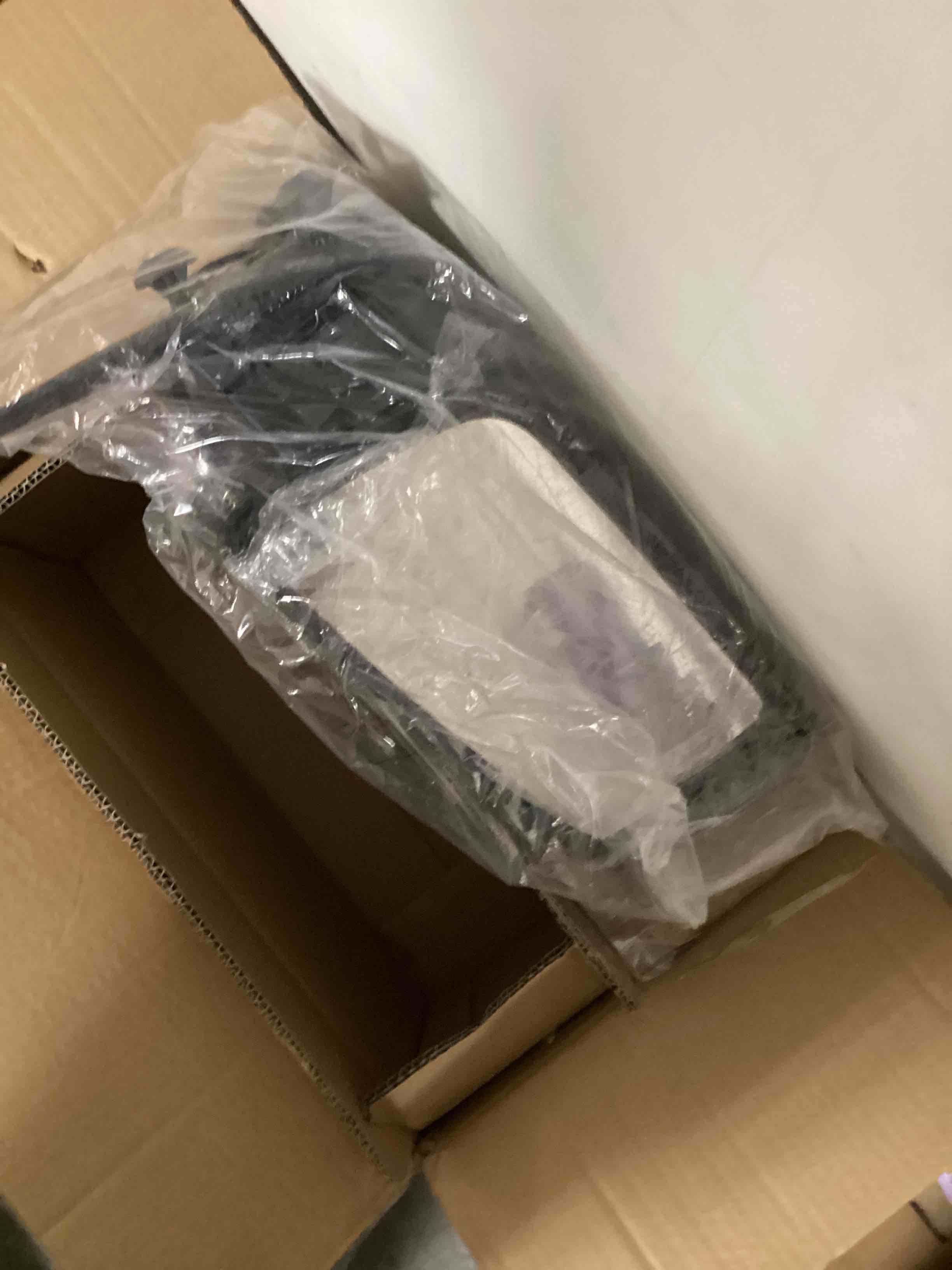 https://s3.amazonaws.com/lotting-images-prod/bidfta/GRN3961907_1696425224618.jpeg