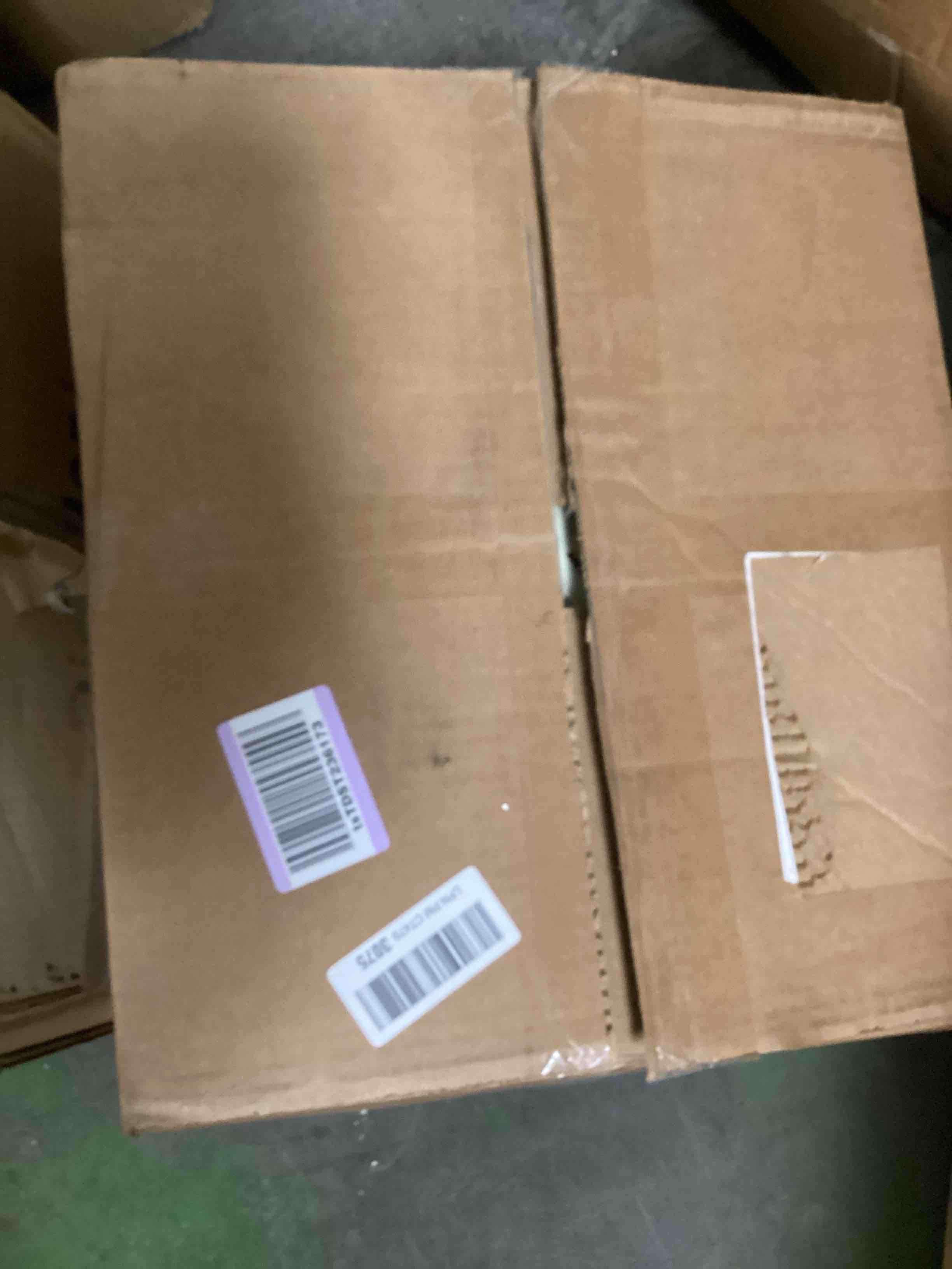 https://s3.amazonaws.com/lotting-images-prod/bidfta/GRN3961924_1696428007829.jpeg