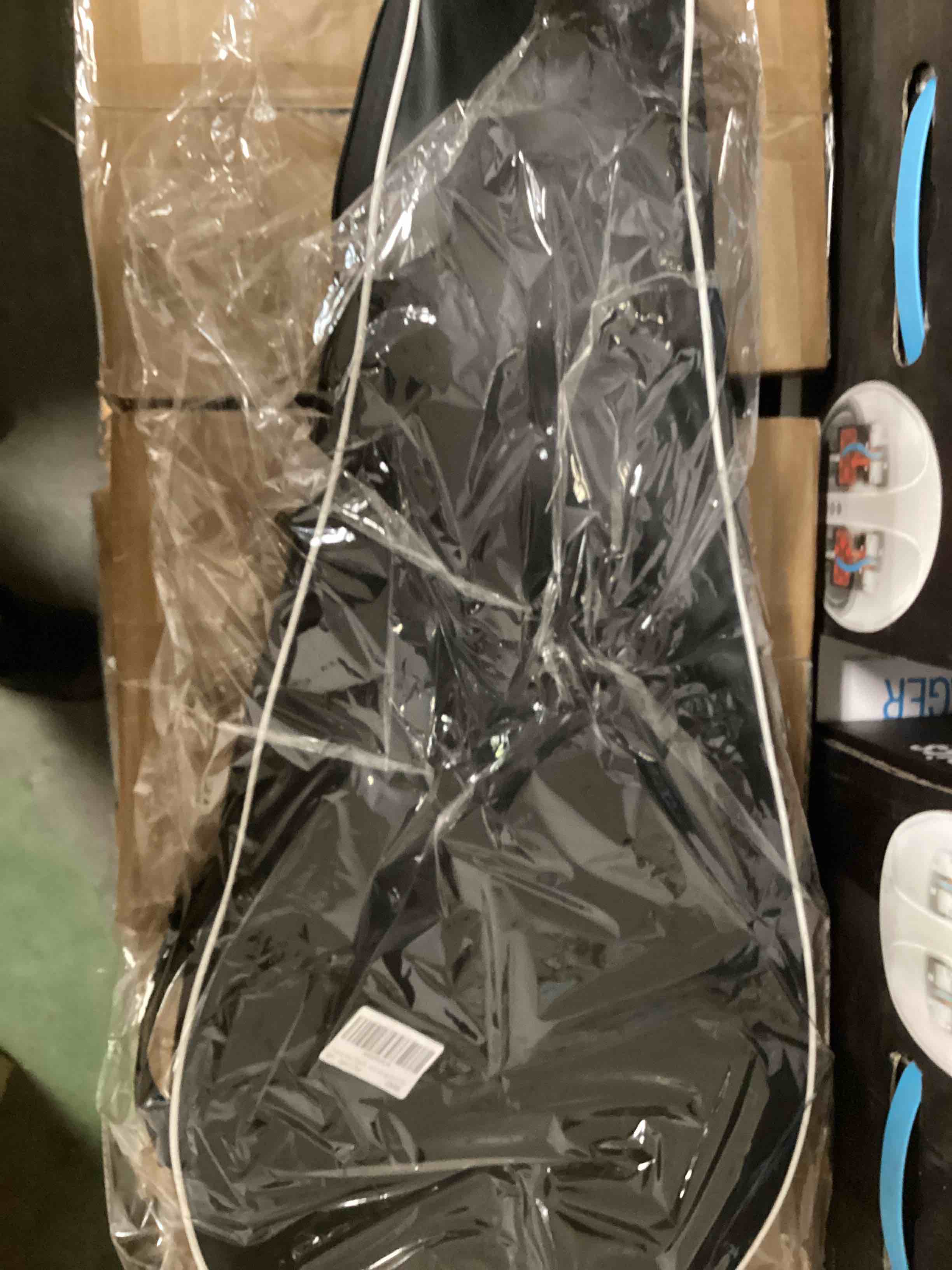 https://s3.amazonaws.com/lotting-images-prod/bidfta/GRN3961925_1696428262284.jpeg