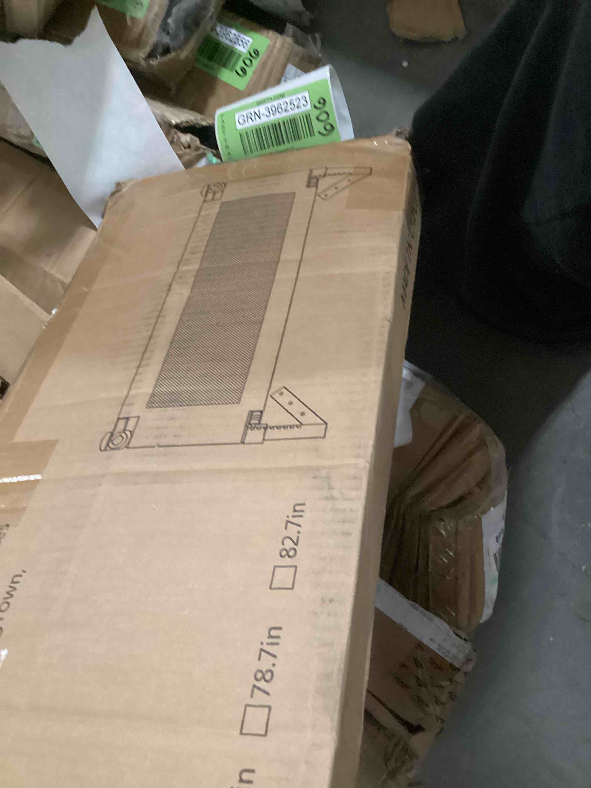 https://s3.amazonaws.com/lotting-images-prod/bidfta/GRN3962523_1698871667338.jpeg