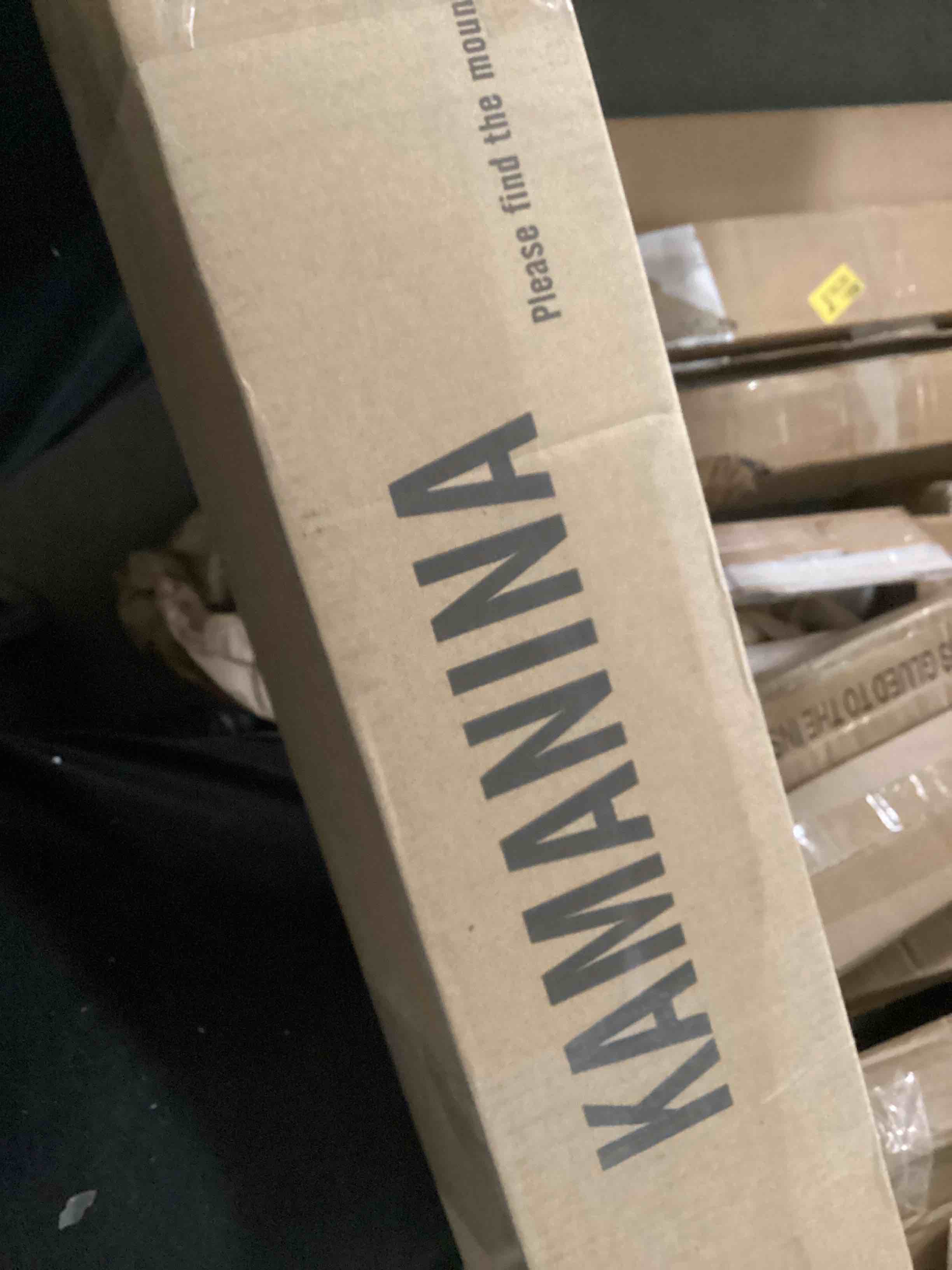 https://s3.amazonaws.com/lotting-images-prod/bidfta/GRN3962552_1698866302253.jpeg