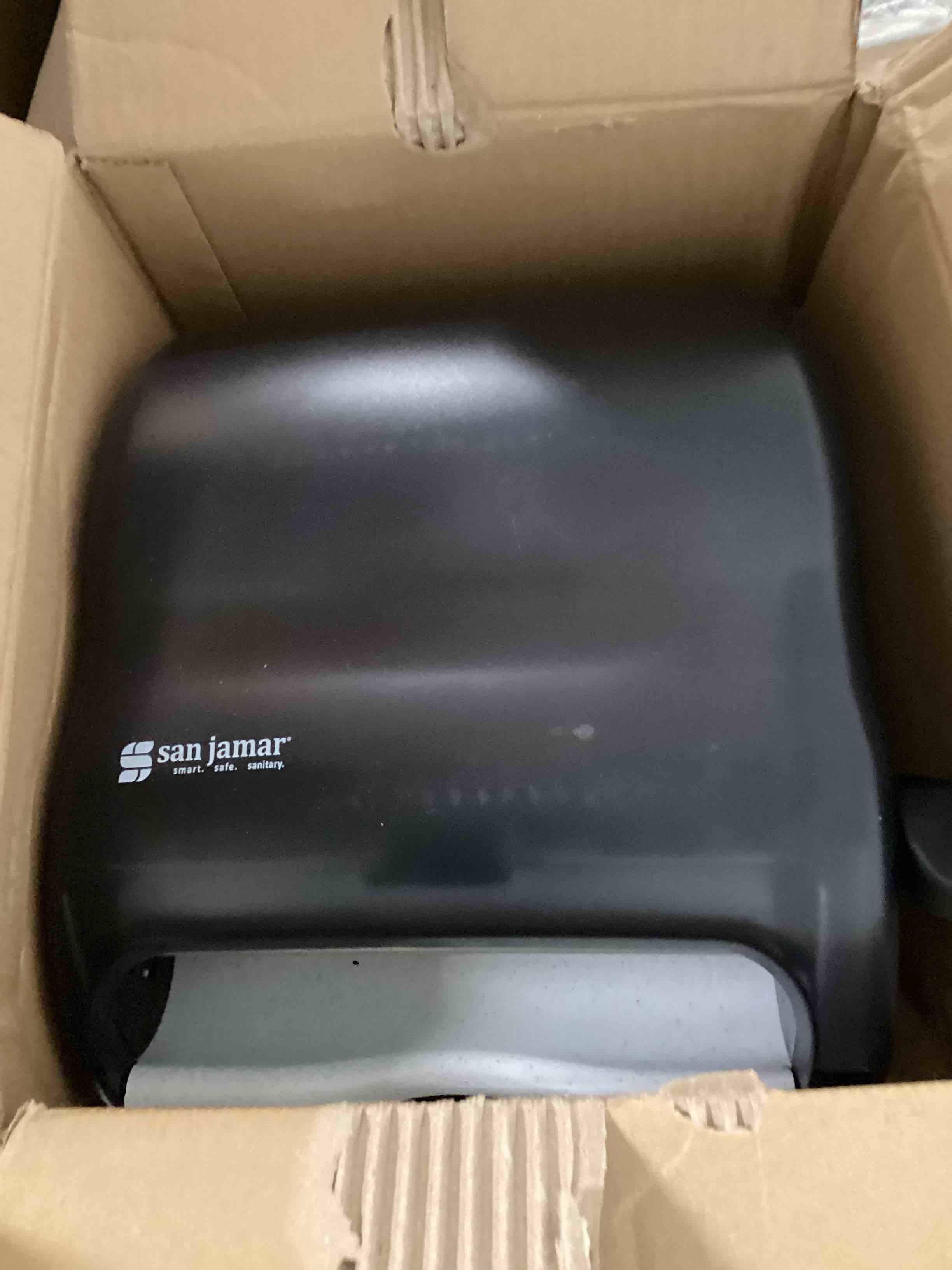 https://s3.amazonaws.com/lotting-images-prod/bidfta/GRN3962877_1699630937412.jpeg
