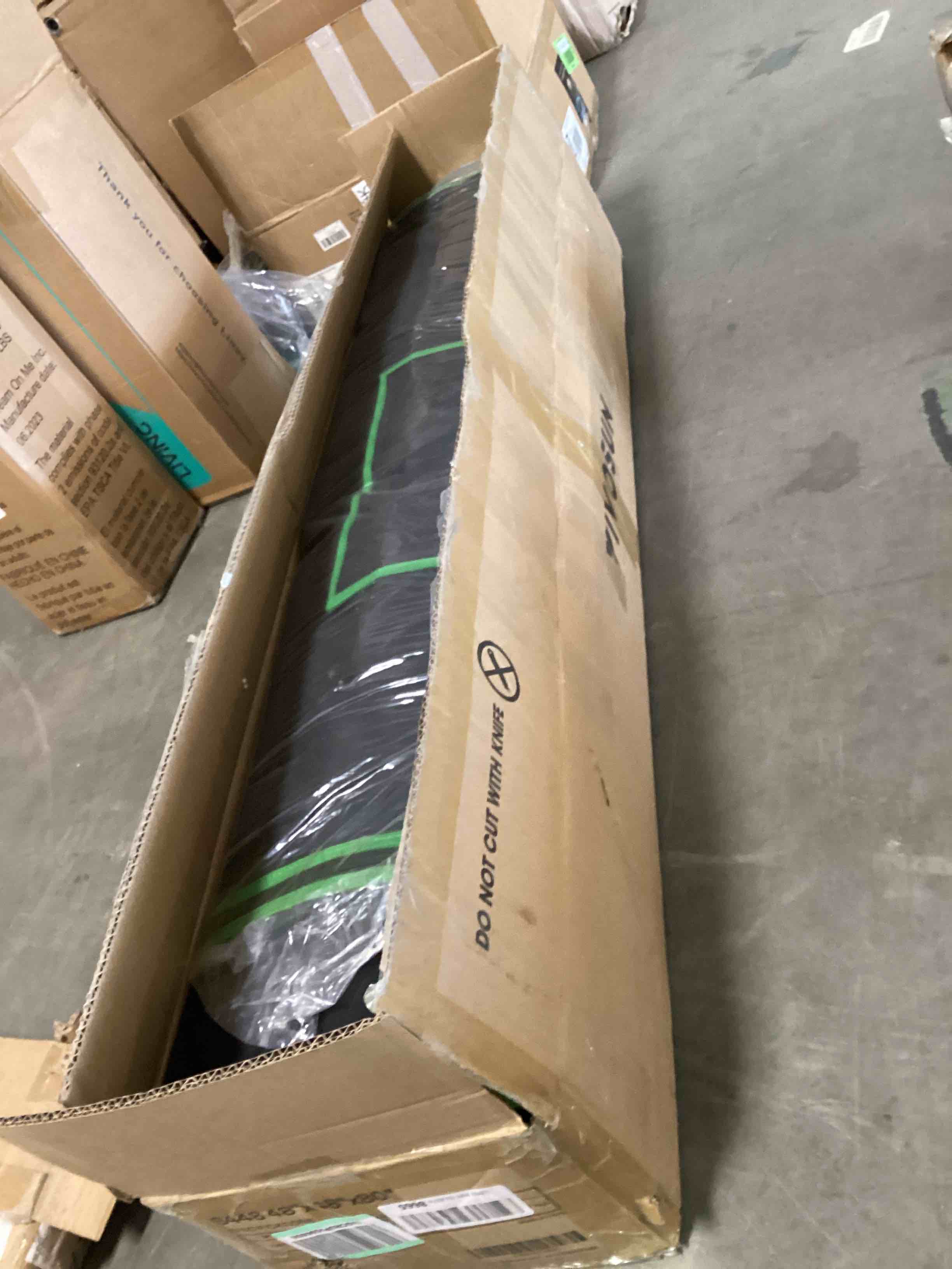 https://s3.amazonaws.com/lotting-images-prod/bidfta/GRN3962885_1699634042360.jpeg