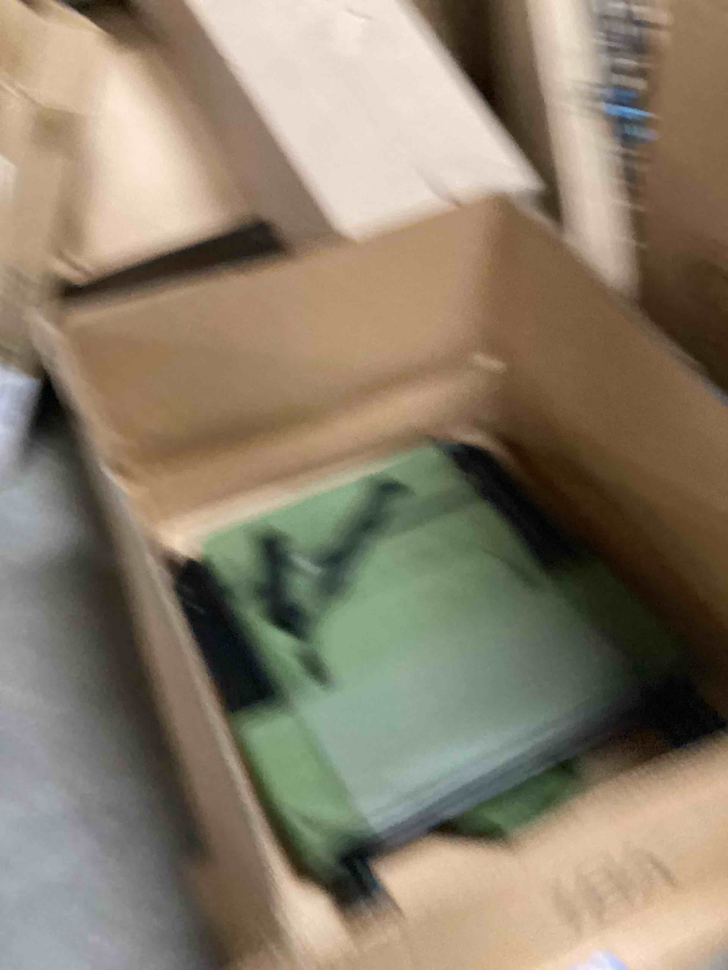 https://s3.amazonaws.com/lotting-images-prod/bidfta/GRN3963079_1699904072395.jpeg