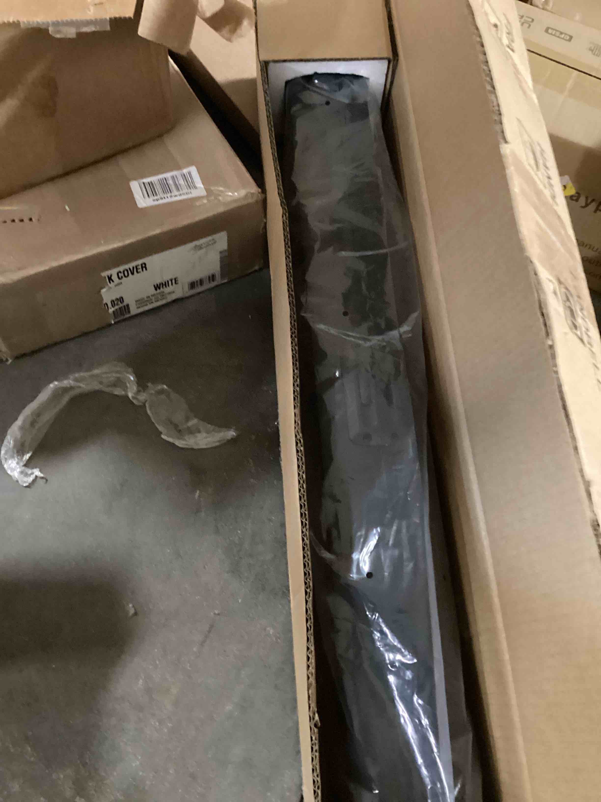 https://s3.amazonaws.com/lotting-images-prod/bidfta/GRN3963110_1699909999280.jpeg