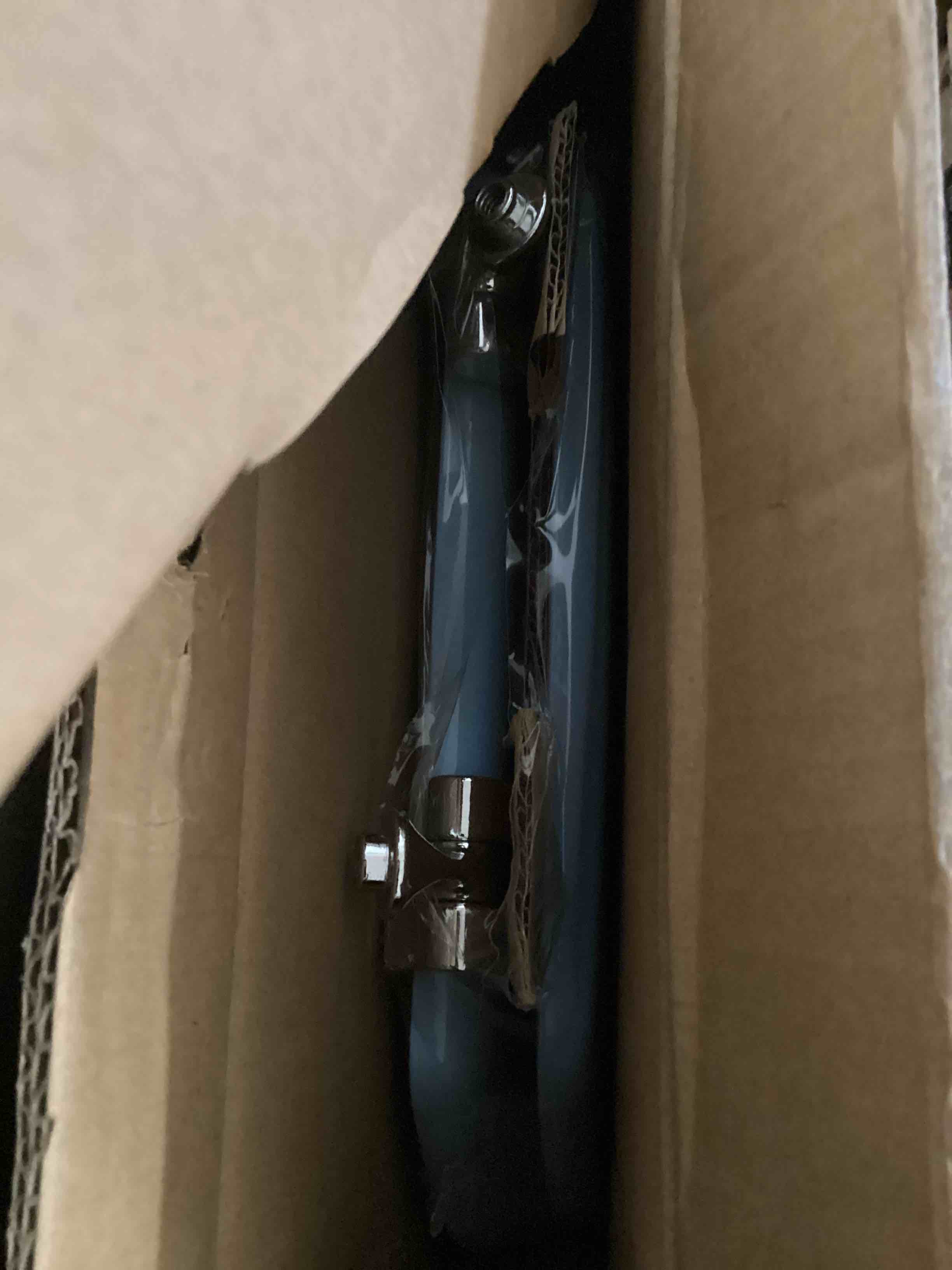 https://s3.amazonaws.com/lotting-images-prod/bidfta/GRN3963241_1699993191252.jpeg