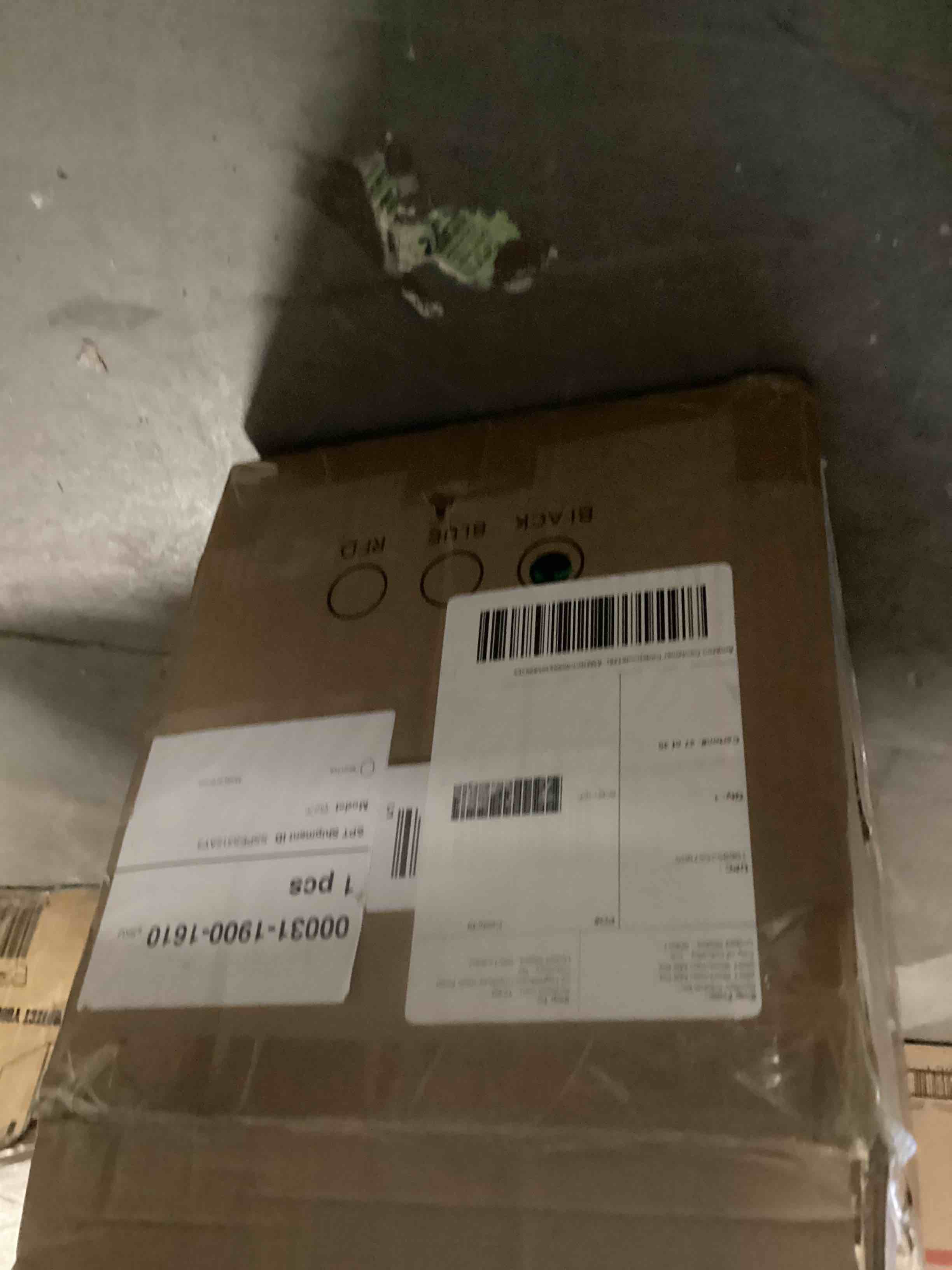 https://s3.amazonaws.com/lotting-images-prod/bidfta/GRN3963517_1700685562951.jpeg