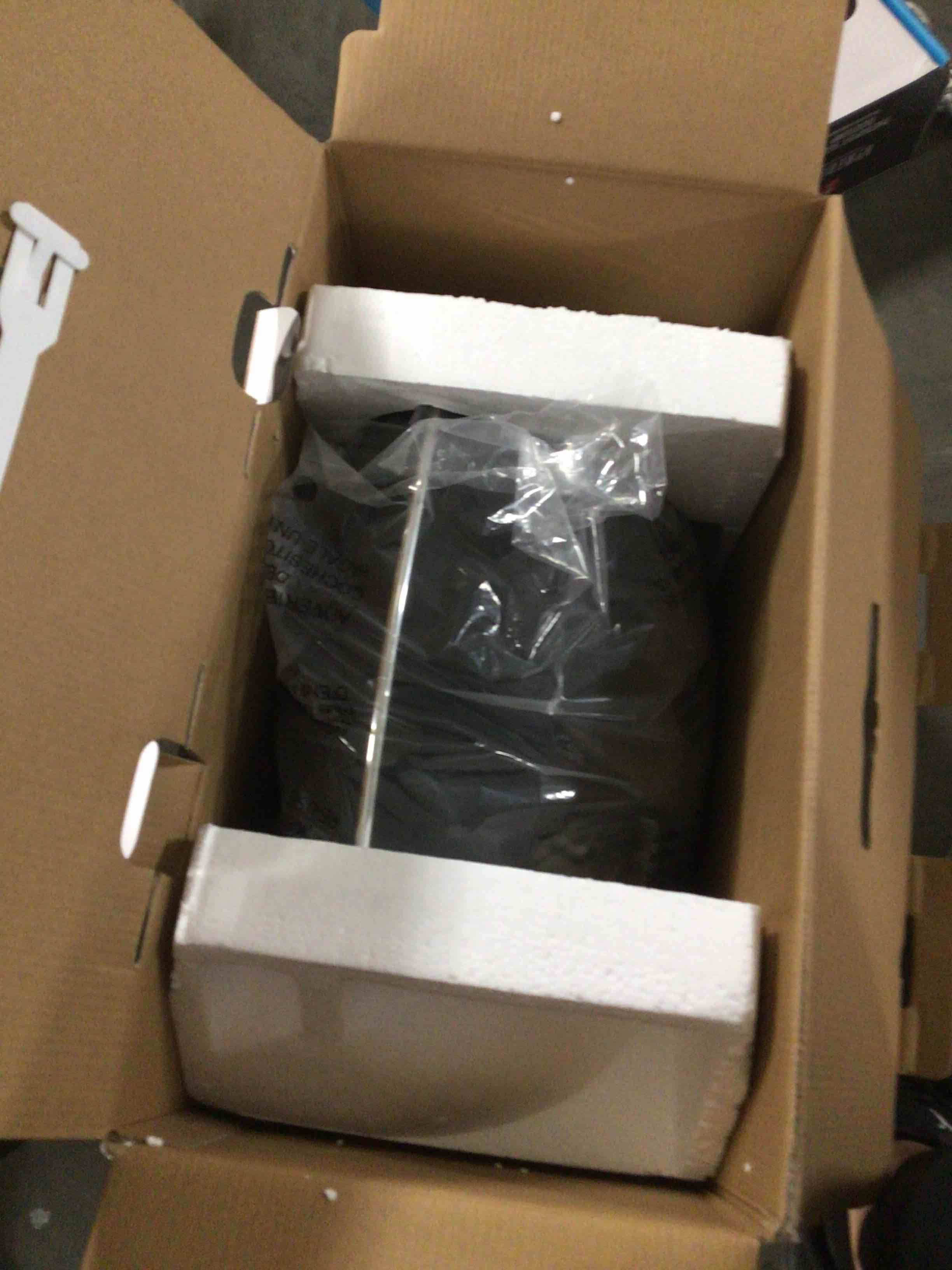 https://s3.amazonaws.com/lotting-images-prod/bidfta/GRN3965014_1695139140946.jpeg