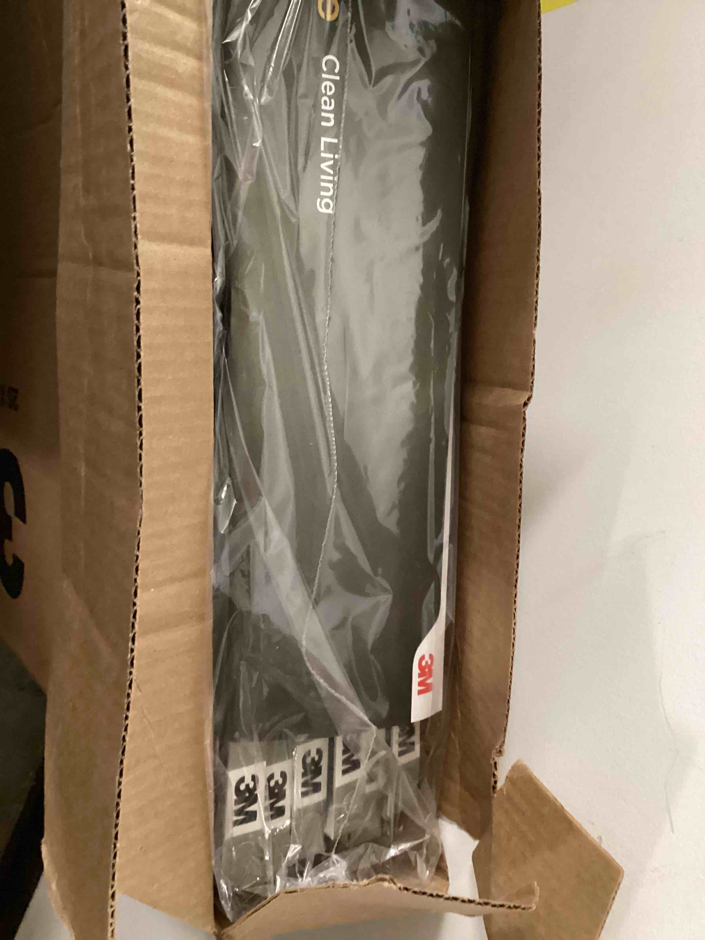 https://s3.amazonaws.com/lotting-images-prod/bidfta/GRN3965361_1695393903763.jpeg