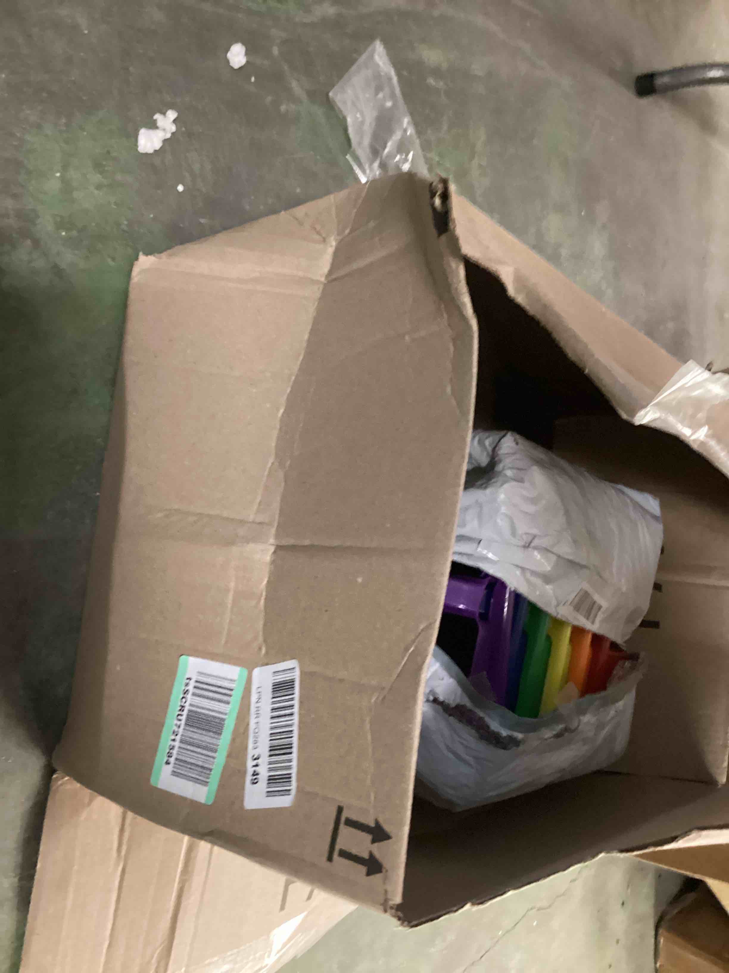 https://s3.amazonaws.com/lotting-images-prod/bidfta/GRN3965471_1696438030050.jpeg
