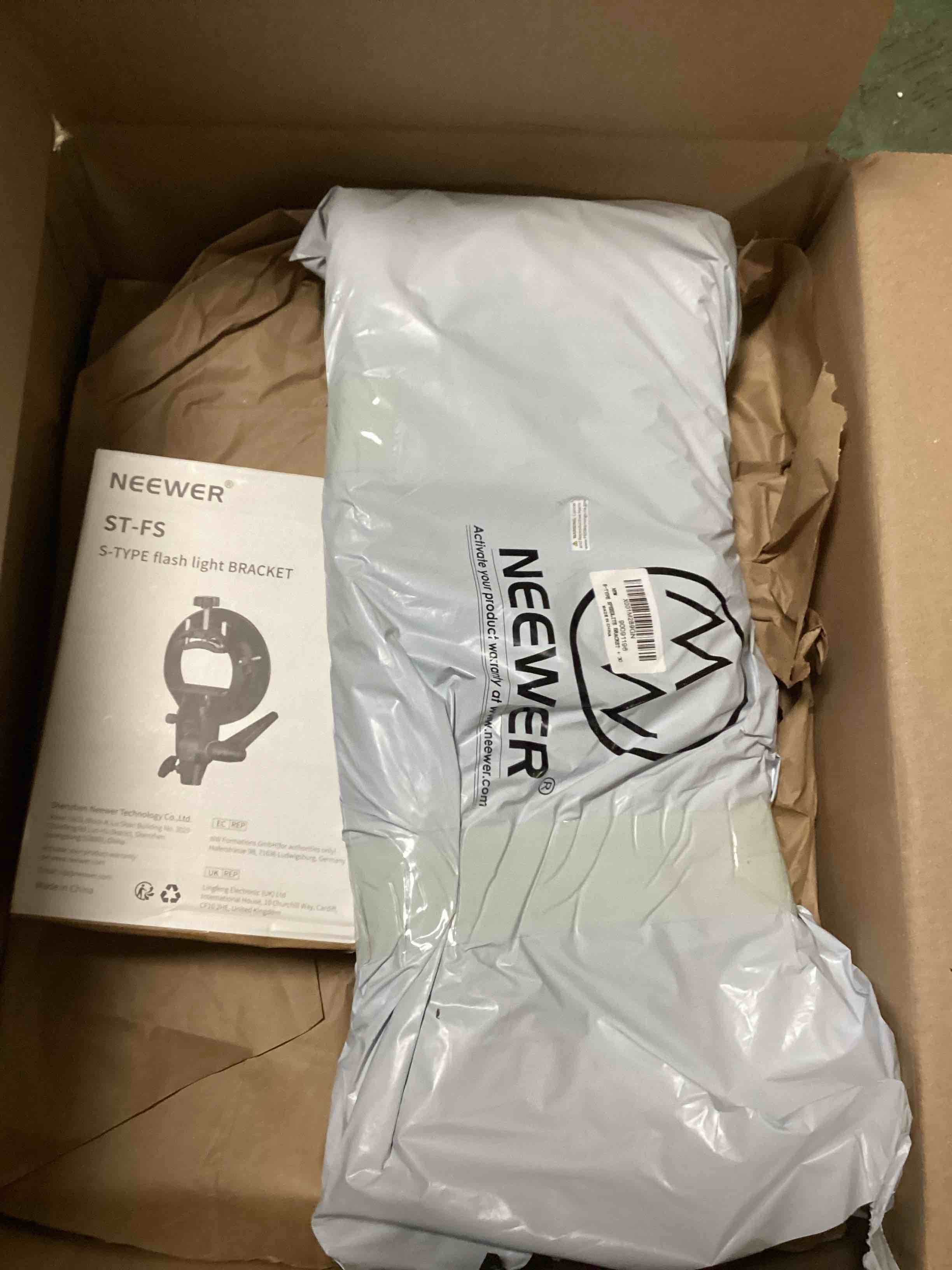 https://s3.amazonaws.com/lotting-images-prod/bidfta/GRN3965511_1696432875338.jpeg