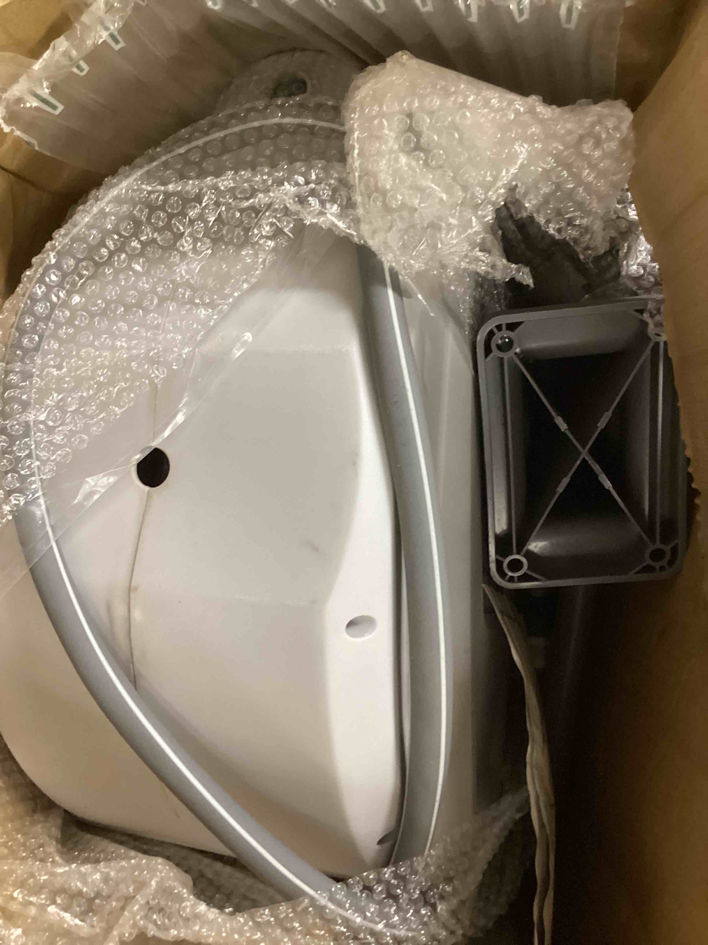 https://s3.amazonaws.com/lotting-images-prod/bidfta/GRN3965515_1696432076805.jpeg
