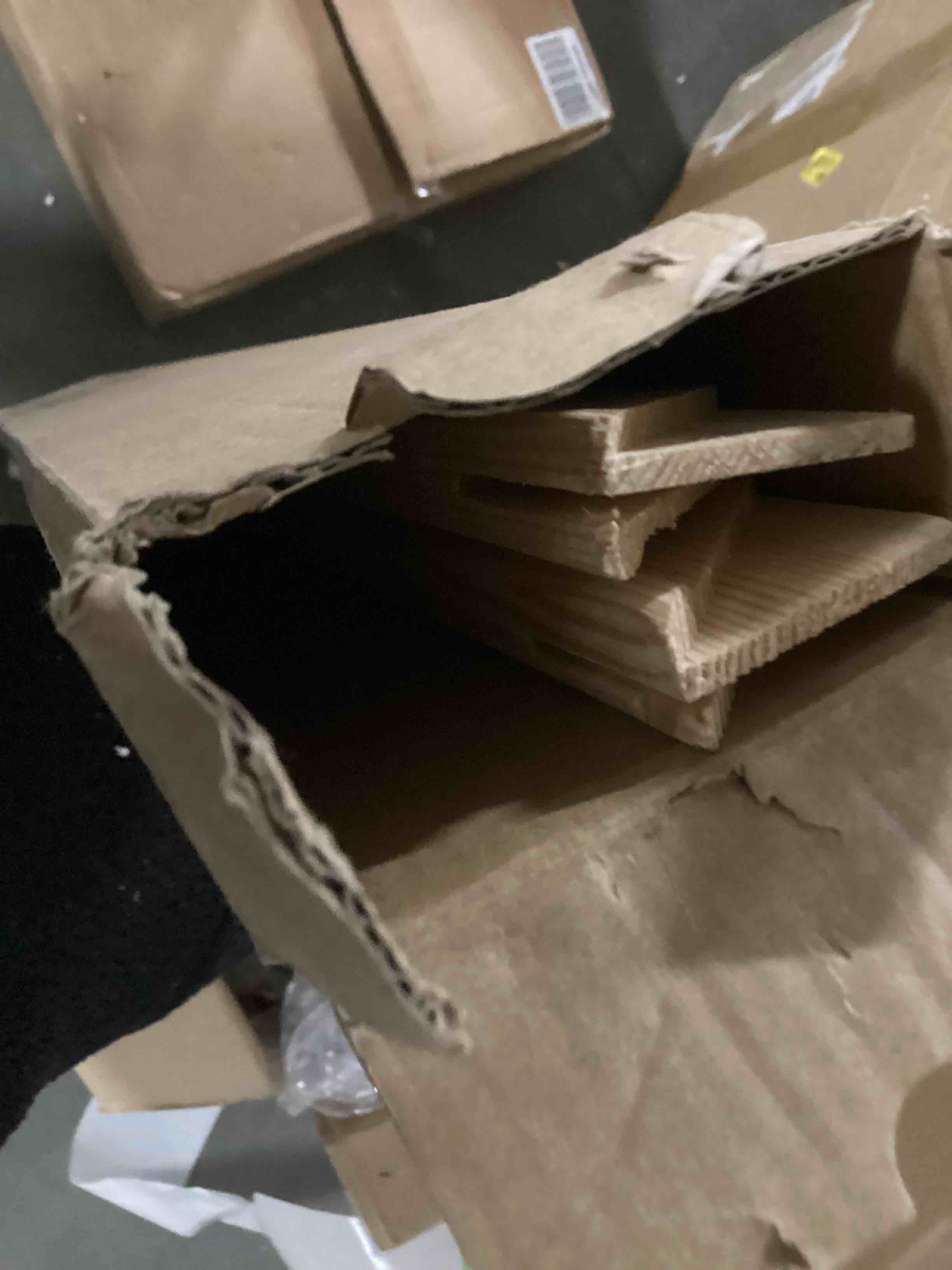 https://s3.amazonaws.com/lotting-images-prod/bidfta/GRN3967928_1700664498460.jpeg