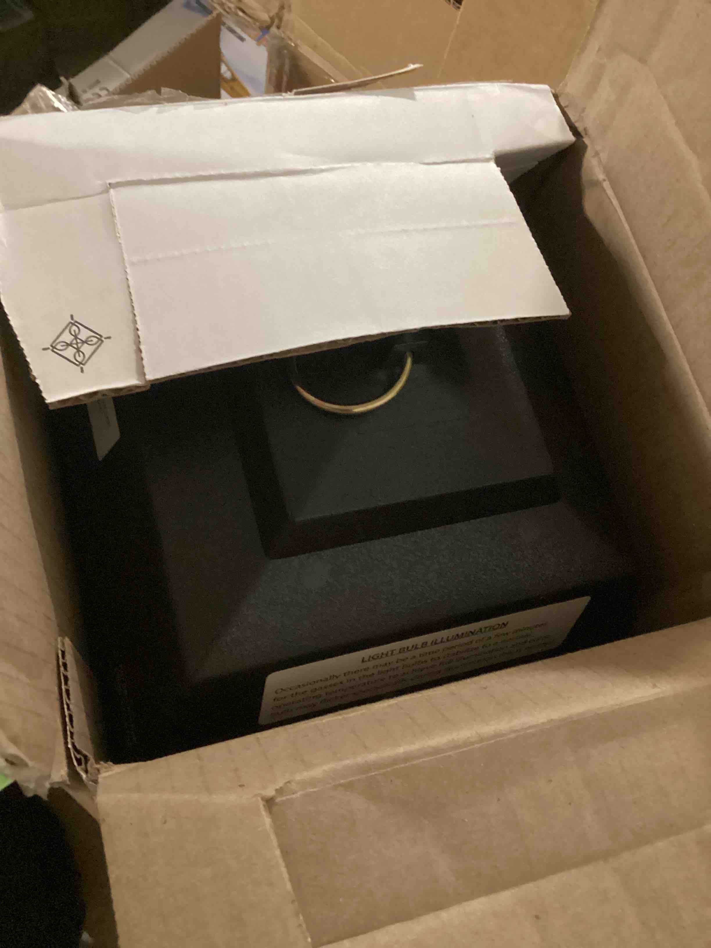 https://s3.amazonaws.com/lotting-images-prod/bidfta/GRN3967939_1700663011779.jpeg